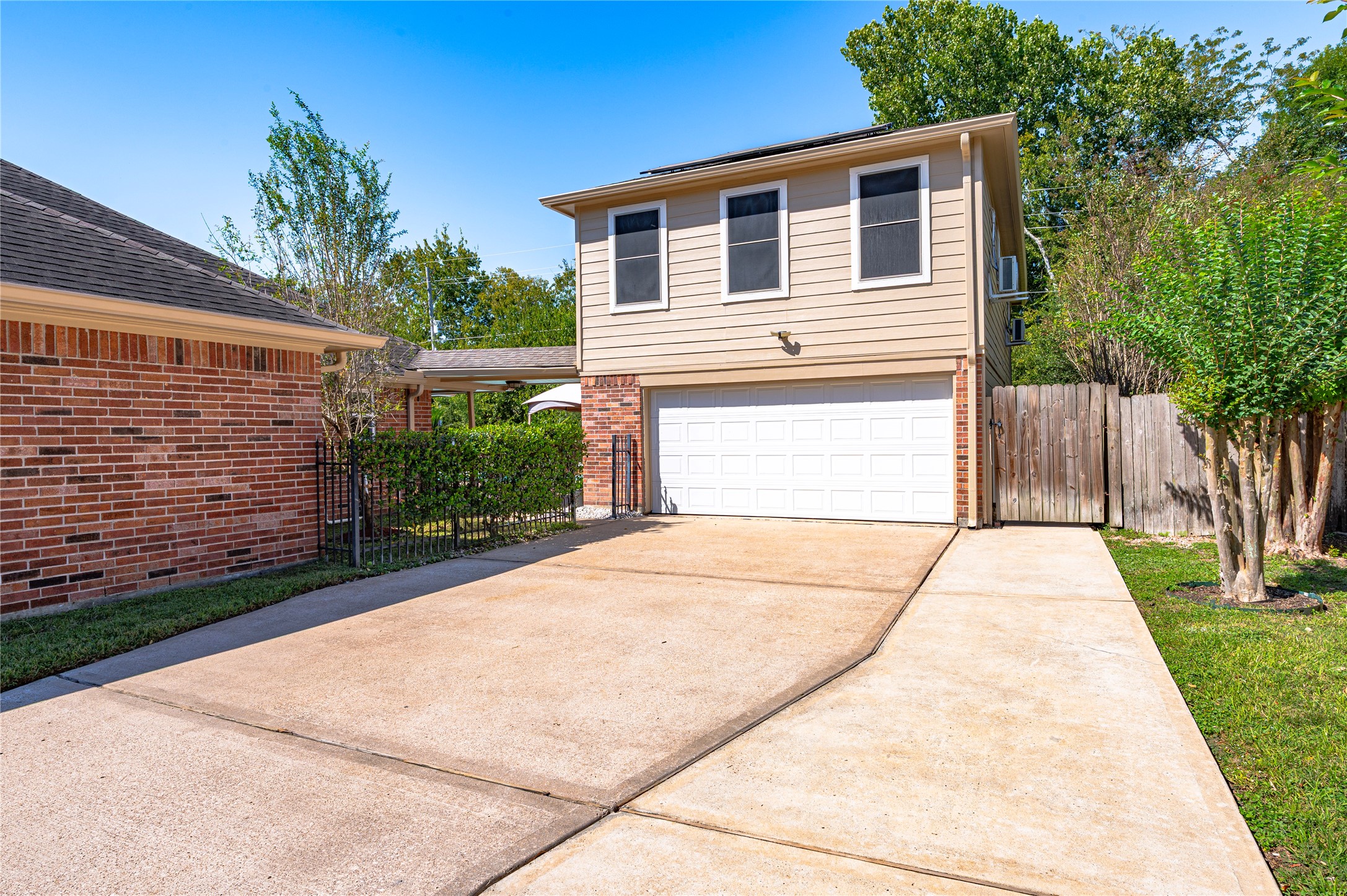 505 Twin Pines Drive, Friendswood, TX 77546