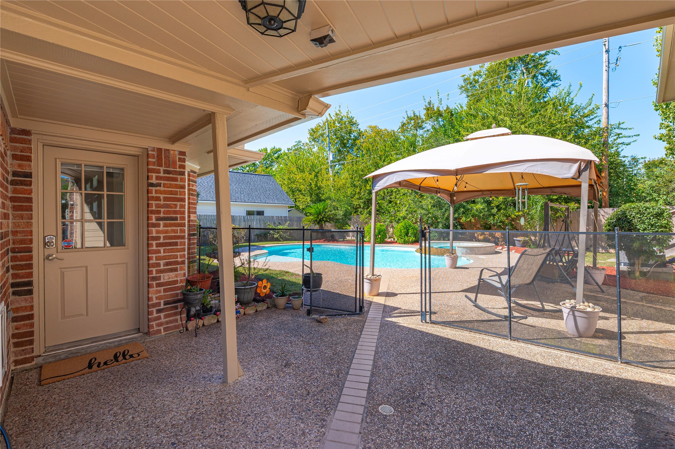 505 Twin Pines Drive, Friendswood, TX 77546