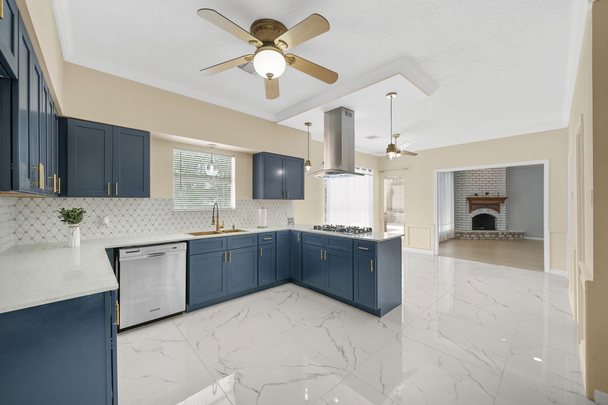 Kitchen cooking area