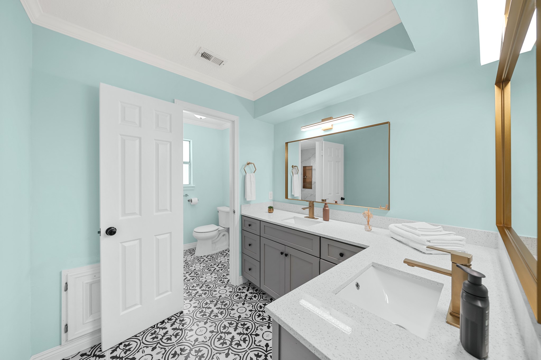 Guest Room Bathroom