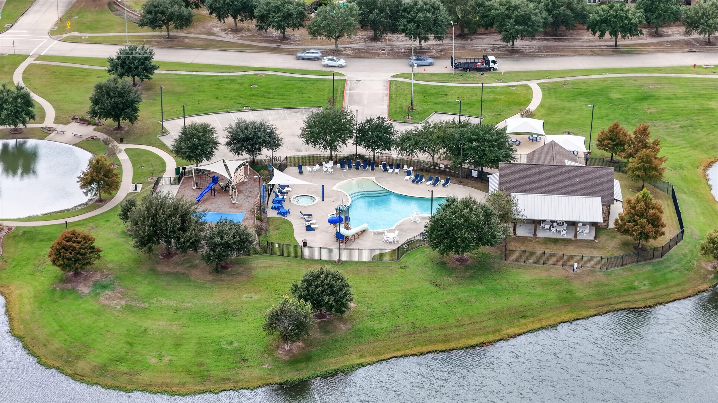 Clubhouse, Swimming Pool, Fitness Center,etc.