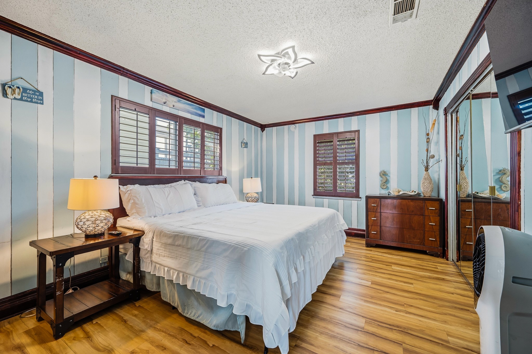 906 91st Street, Galveston, TX 77554