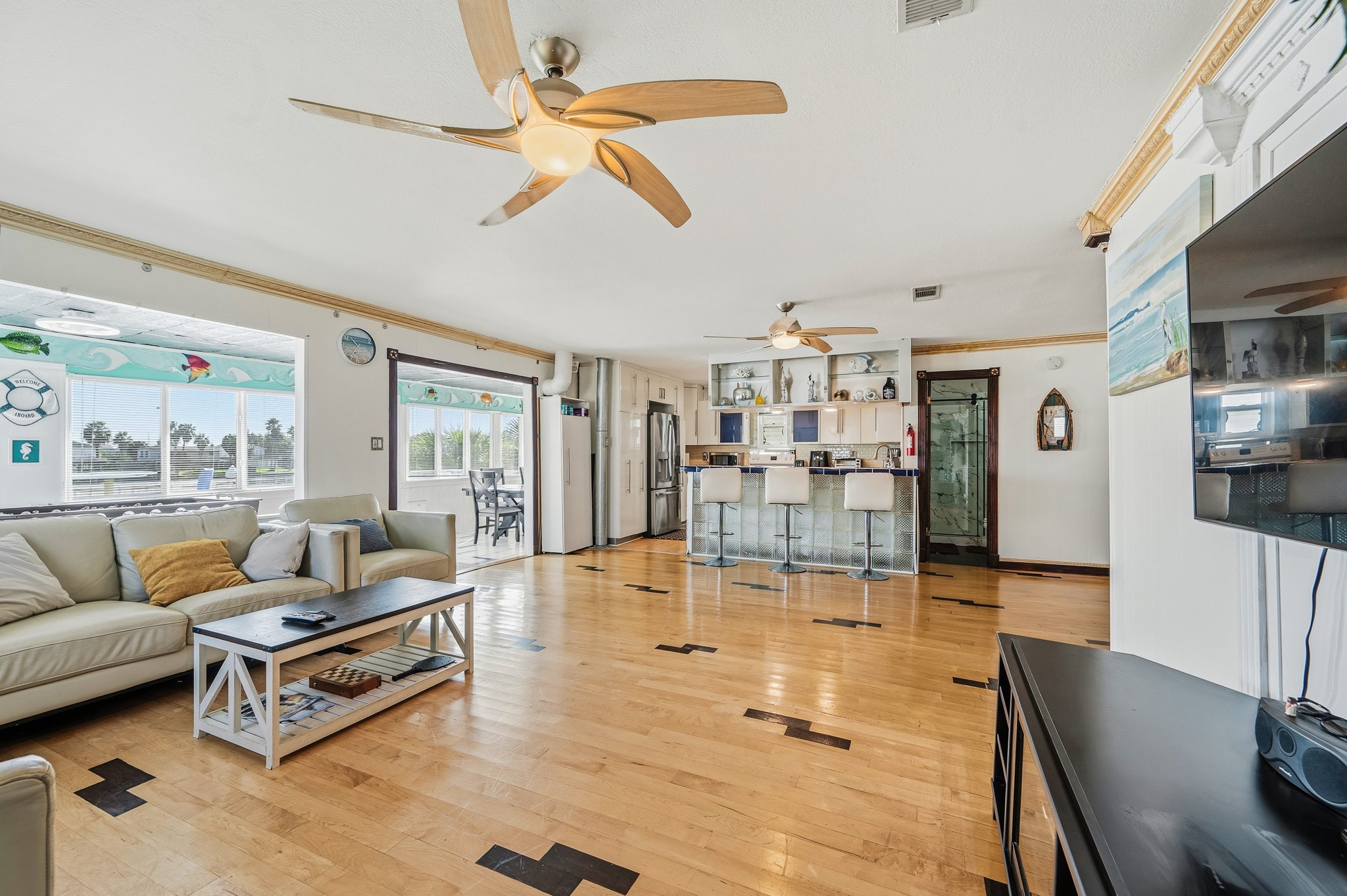 906 91st Street, Galveston, TX 77554