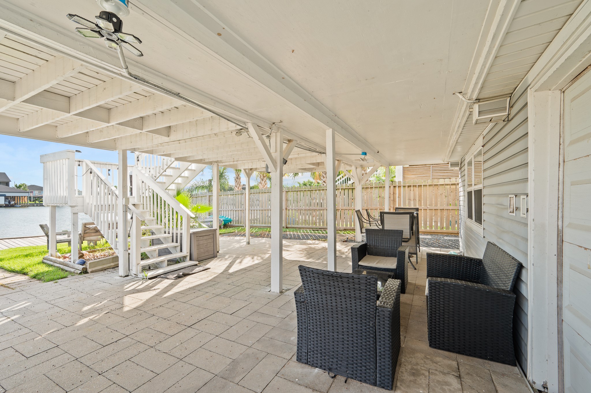 906 91st Street, Galveston, TX 77554