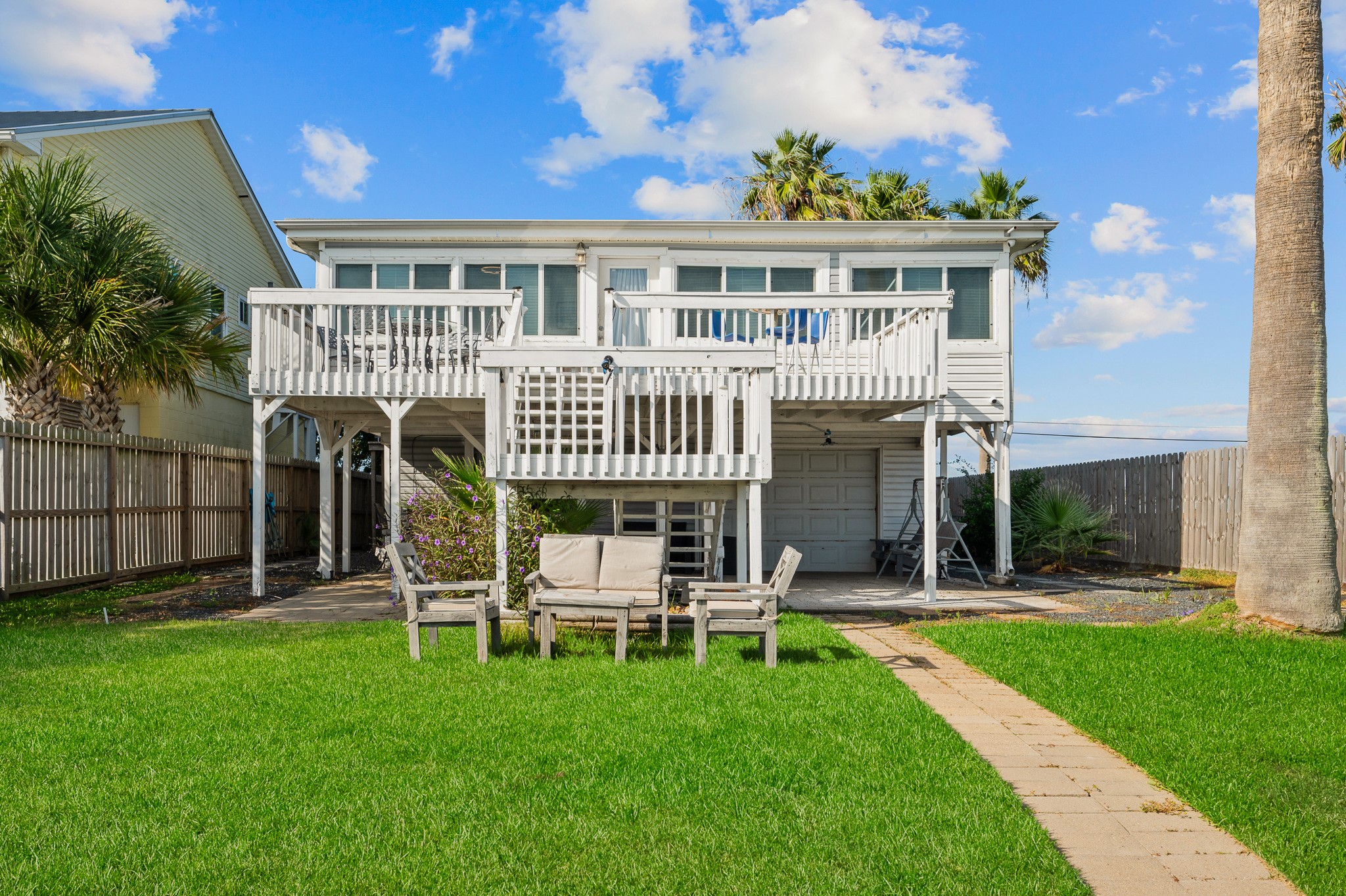 906 91st Street, Galveston, TX 77554