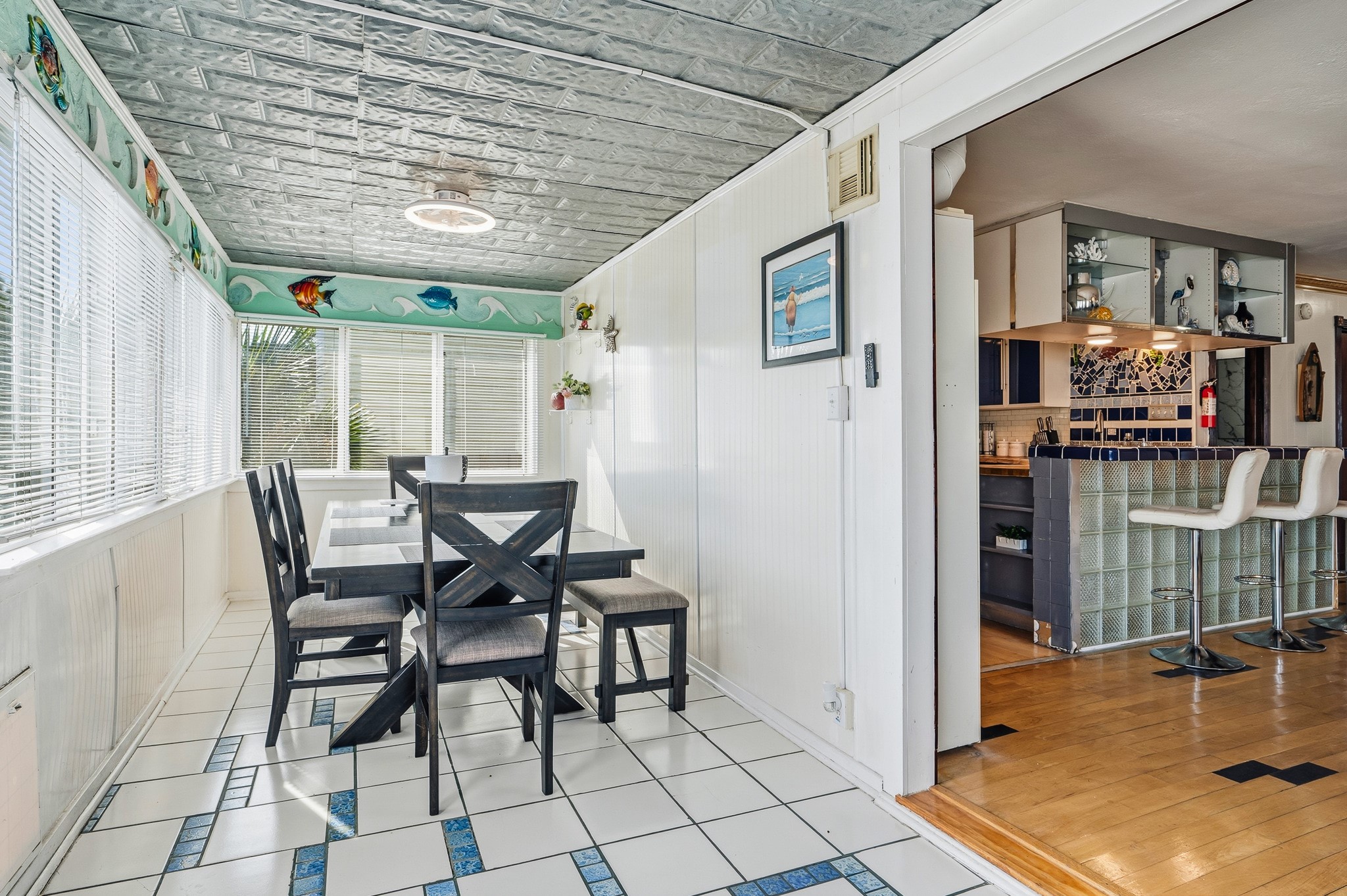 906 91st Street, Galveston, TX 77554