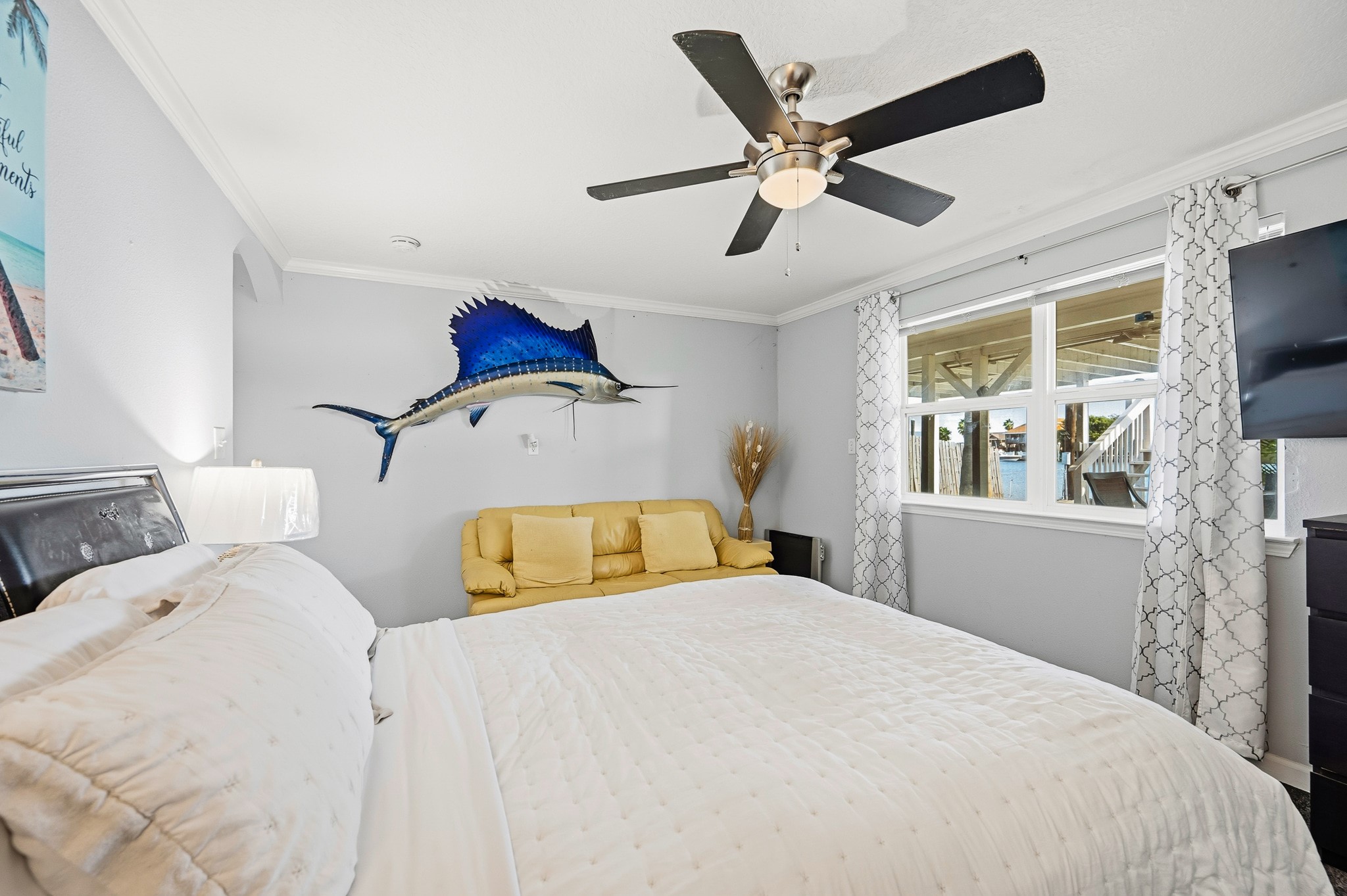 906 91st Street, Galveston, TX 77554