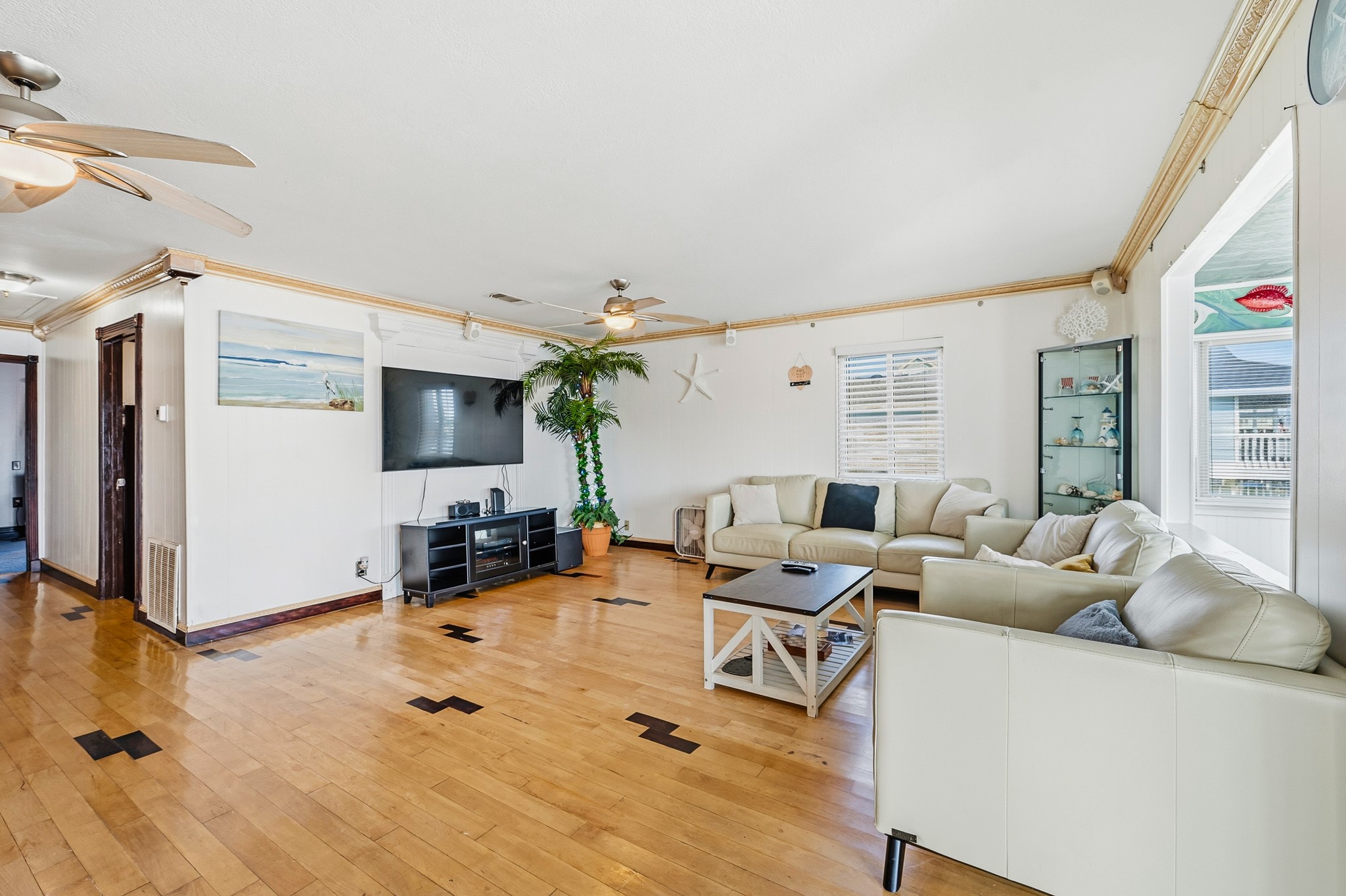 906 91st Street, Galveston, TX 77554