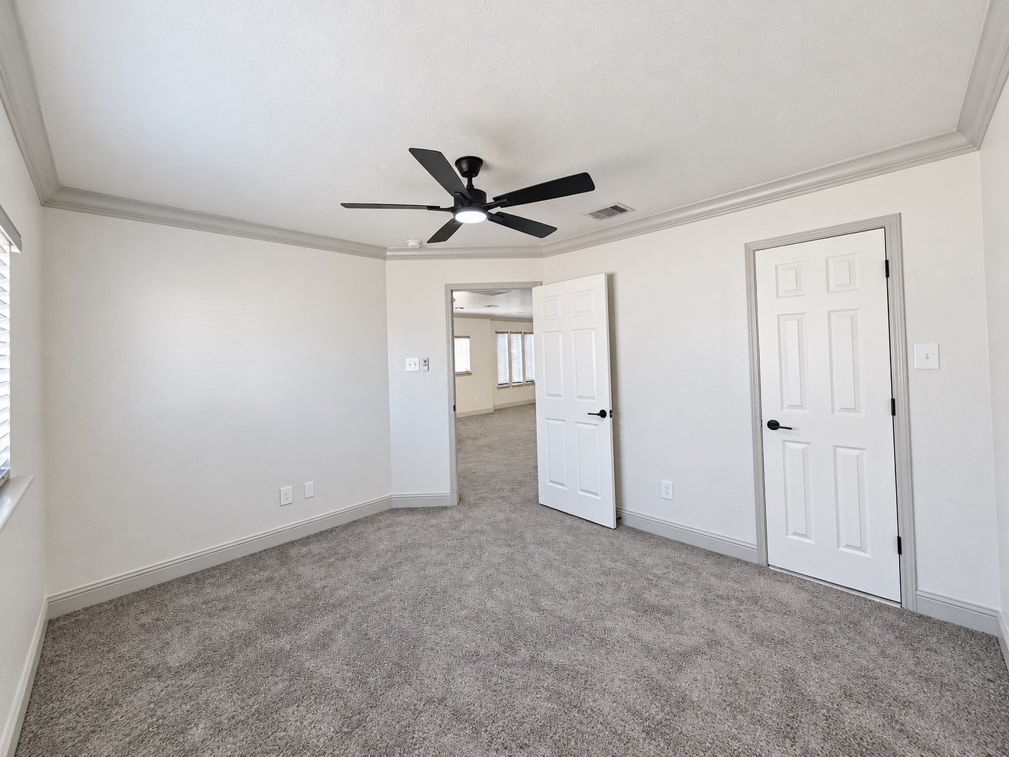 511 Briscoe Circle, Dickinson, TX 77539
