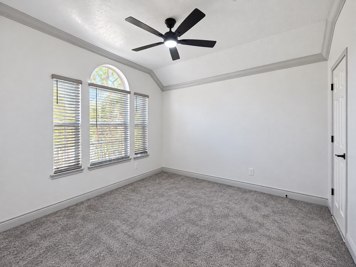 511 Briscoe Circle, Dickinson, TX 77539
