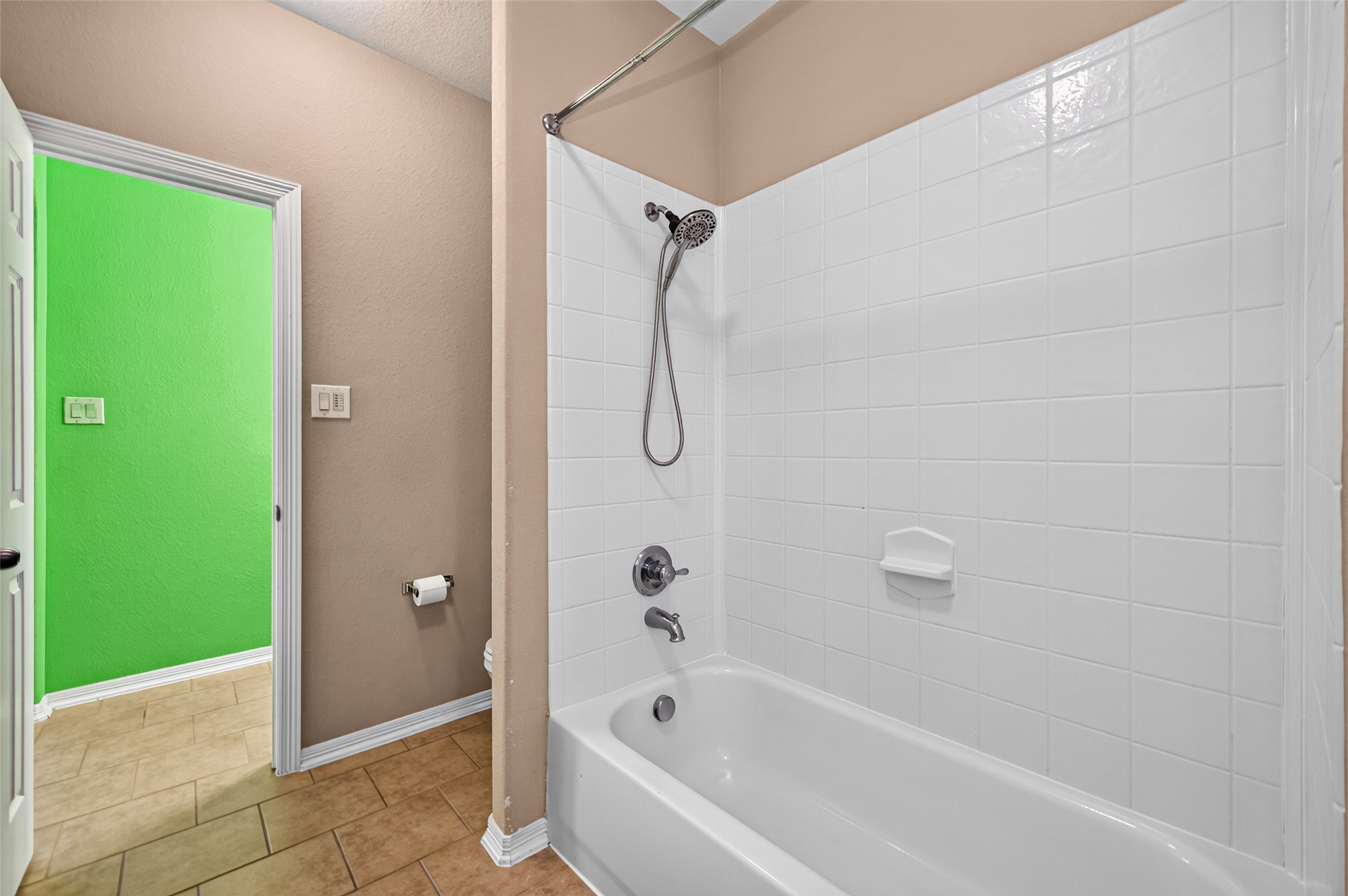 6118 Southwell Lane, League City, TX 77573