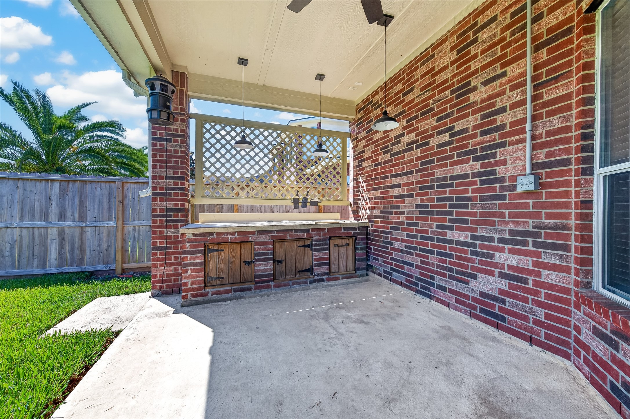 6118 Southwell Lane, League City, TX 77573