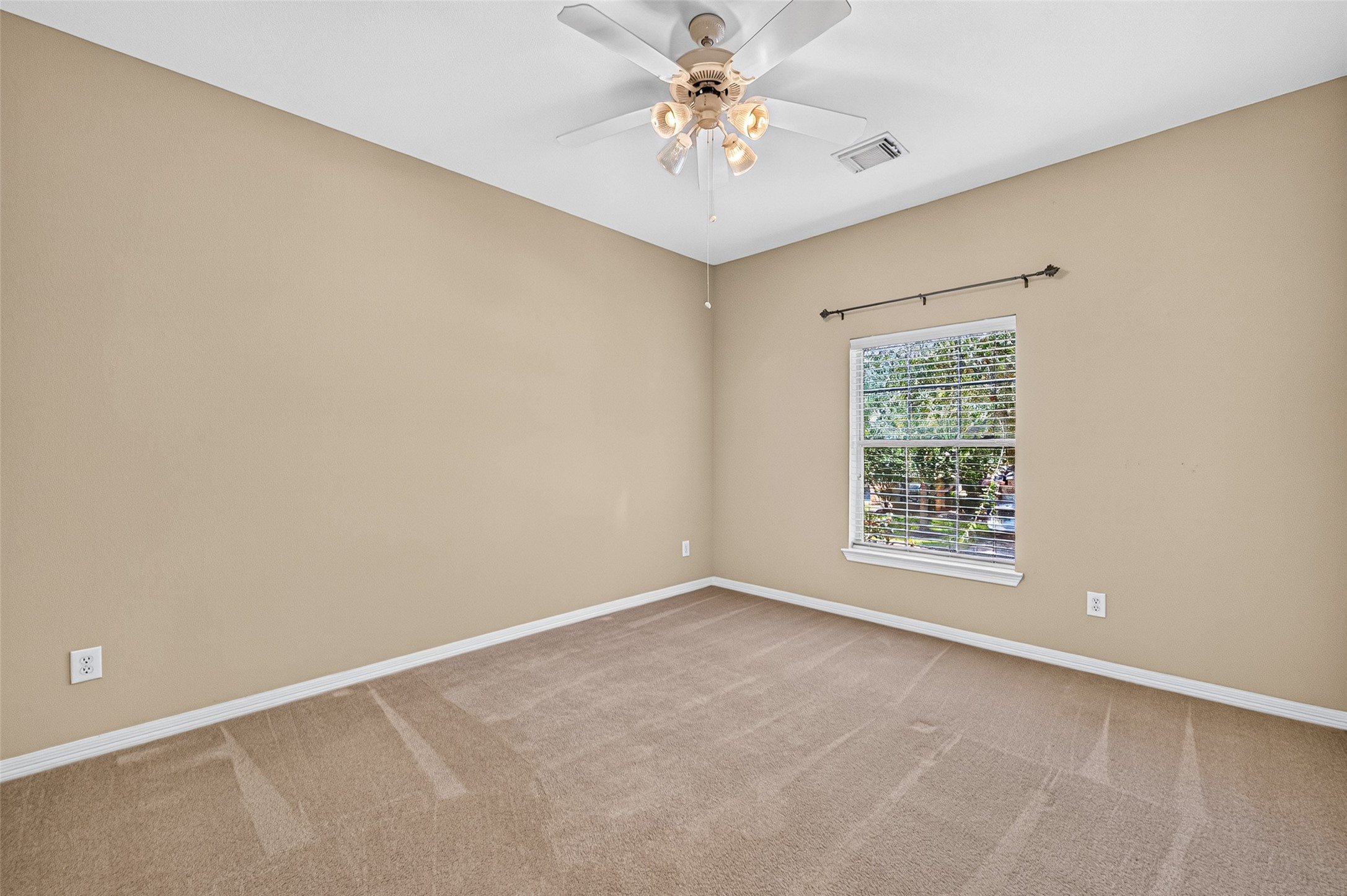 6118 Southwell Lane, League City, TX 77573
