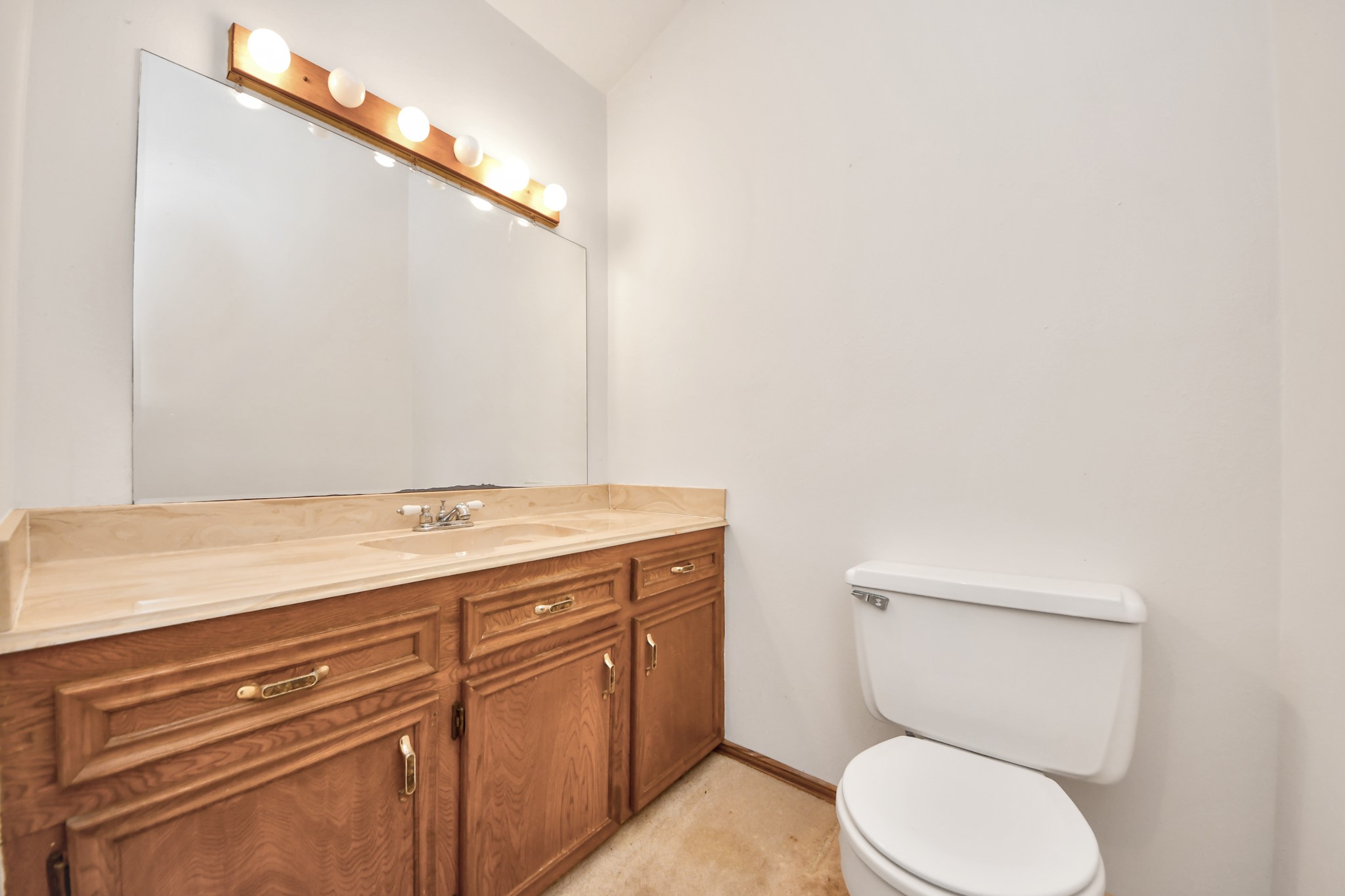 215 Hardy Street, Bacliff, TX 77518