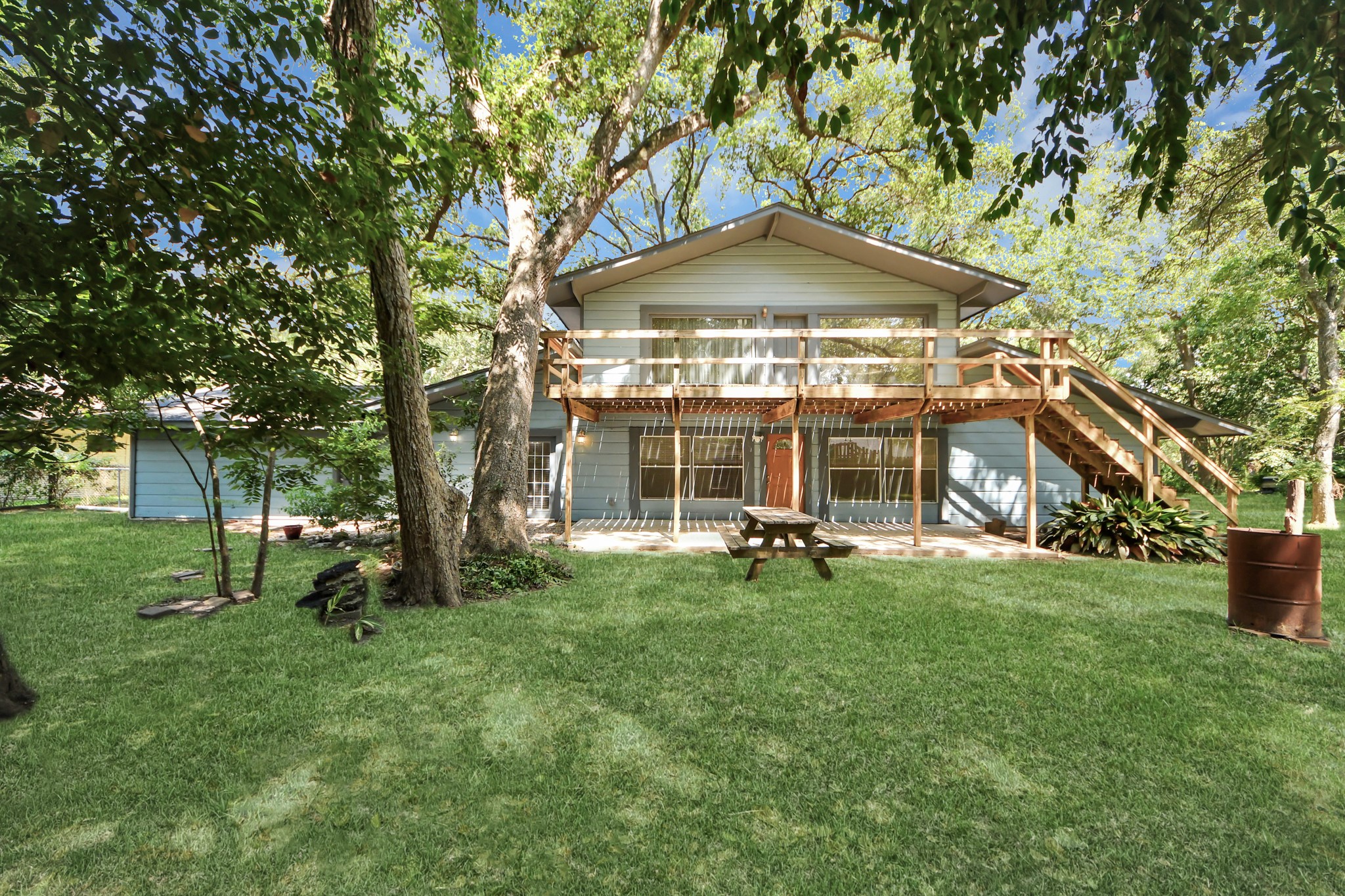 215 Hardy Street, Bacliff, TX 77518