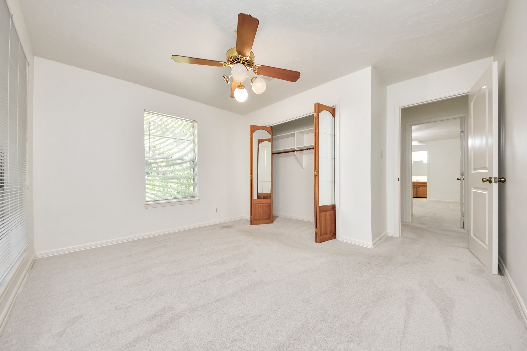 215 Hardy Street, Bacliff, TX 77518
