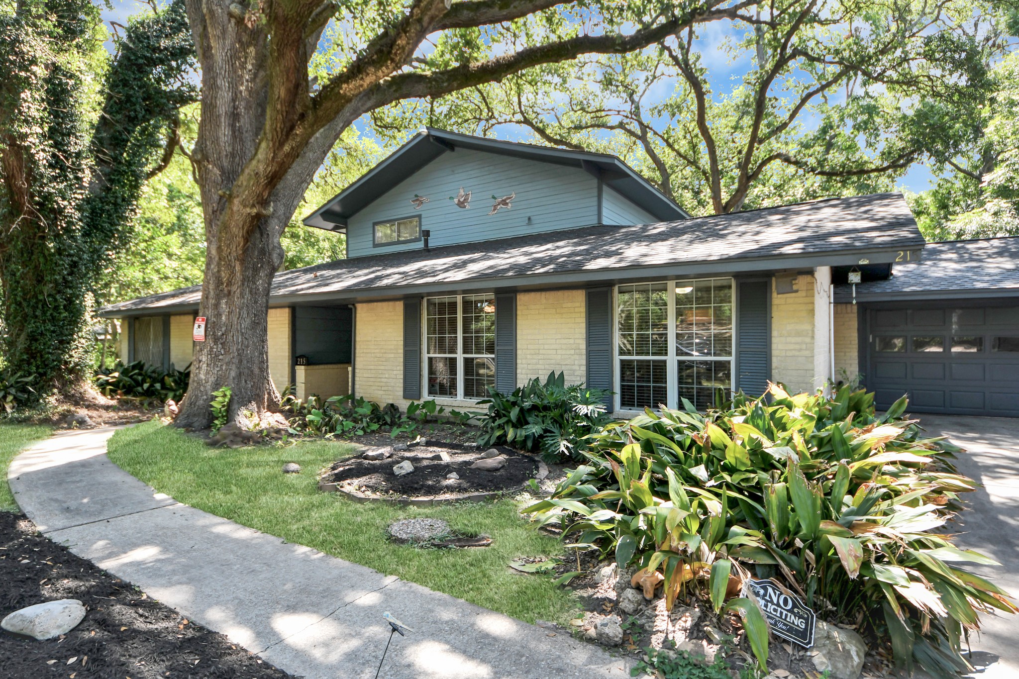 215 Hardy Street, Bacliff, TX 77518 215 Hardy Street, Bacliff, TX 77518