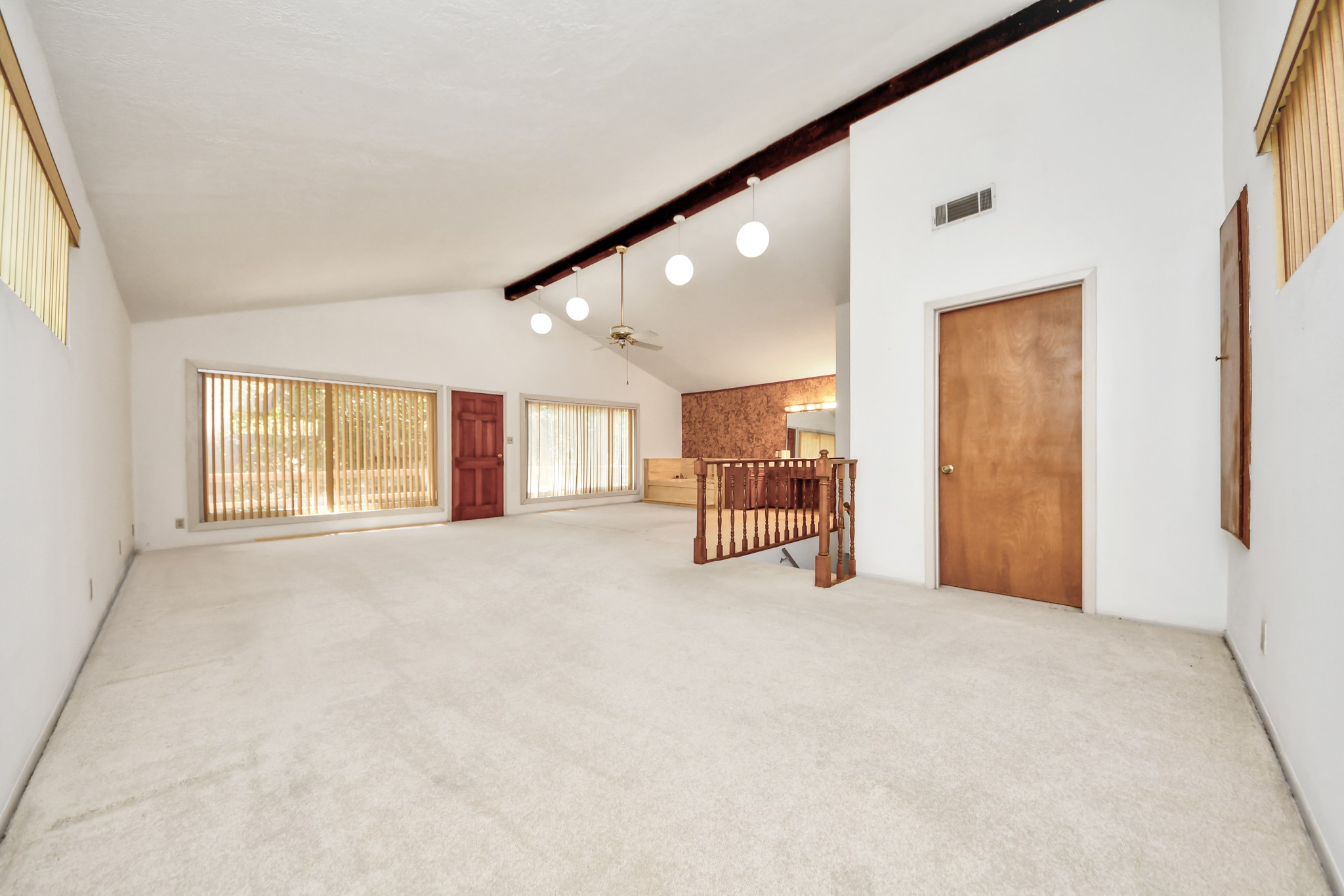 215 Hardy Street, Bacliff, TX 77518