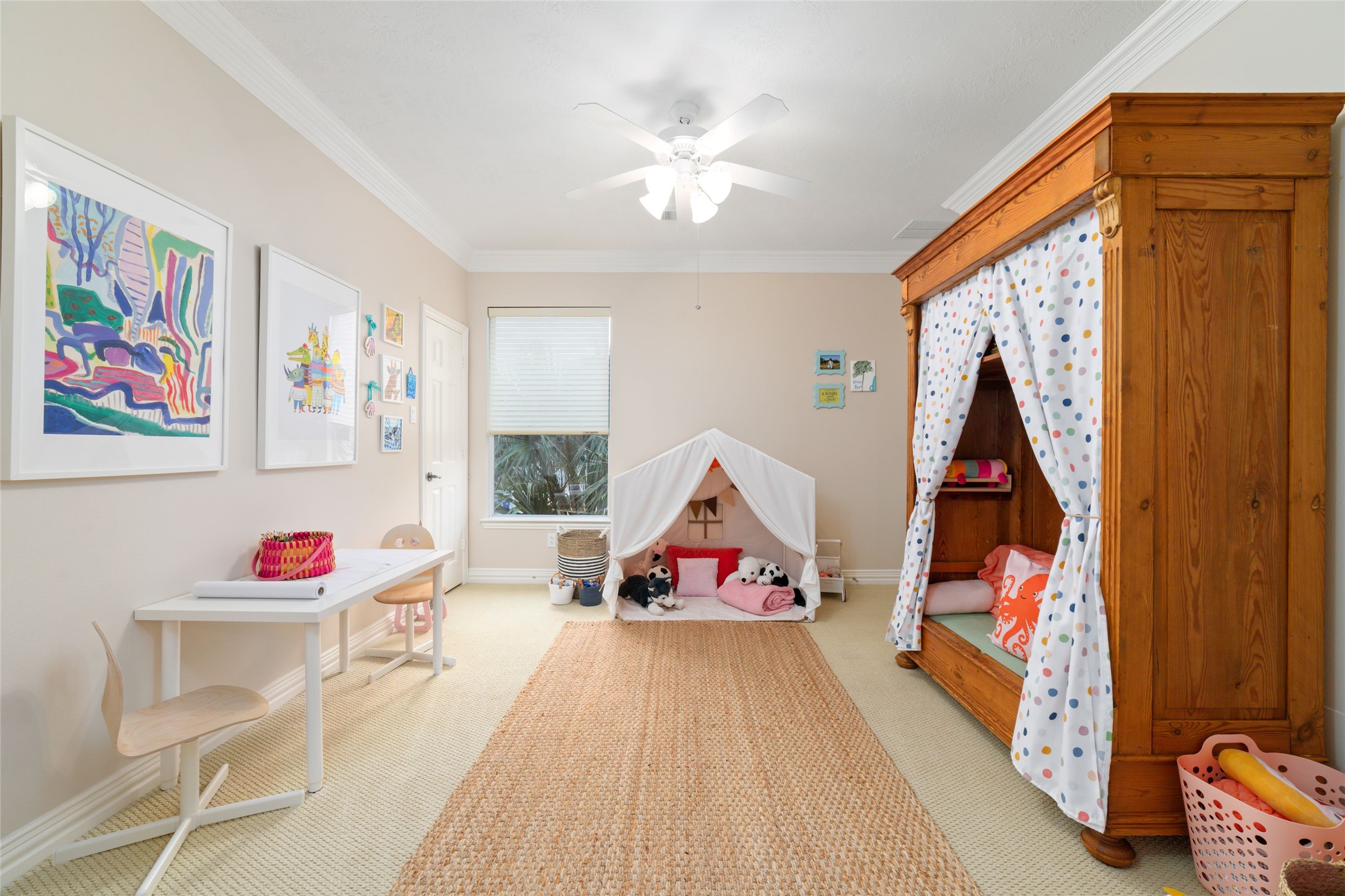 Flex room with full closet and double doors