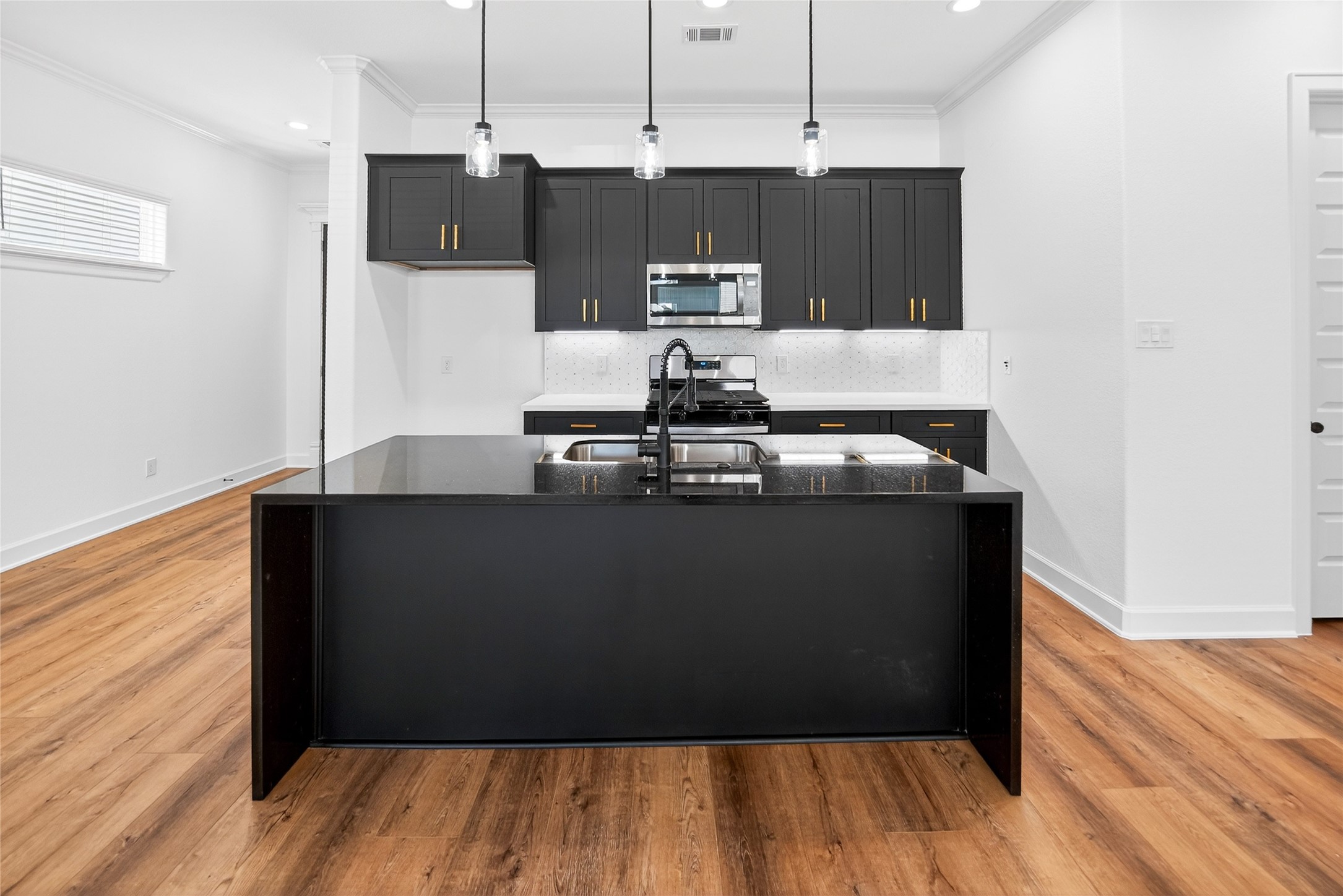 5004 Yesenia Palm Street, Houston, TX 77021