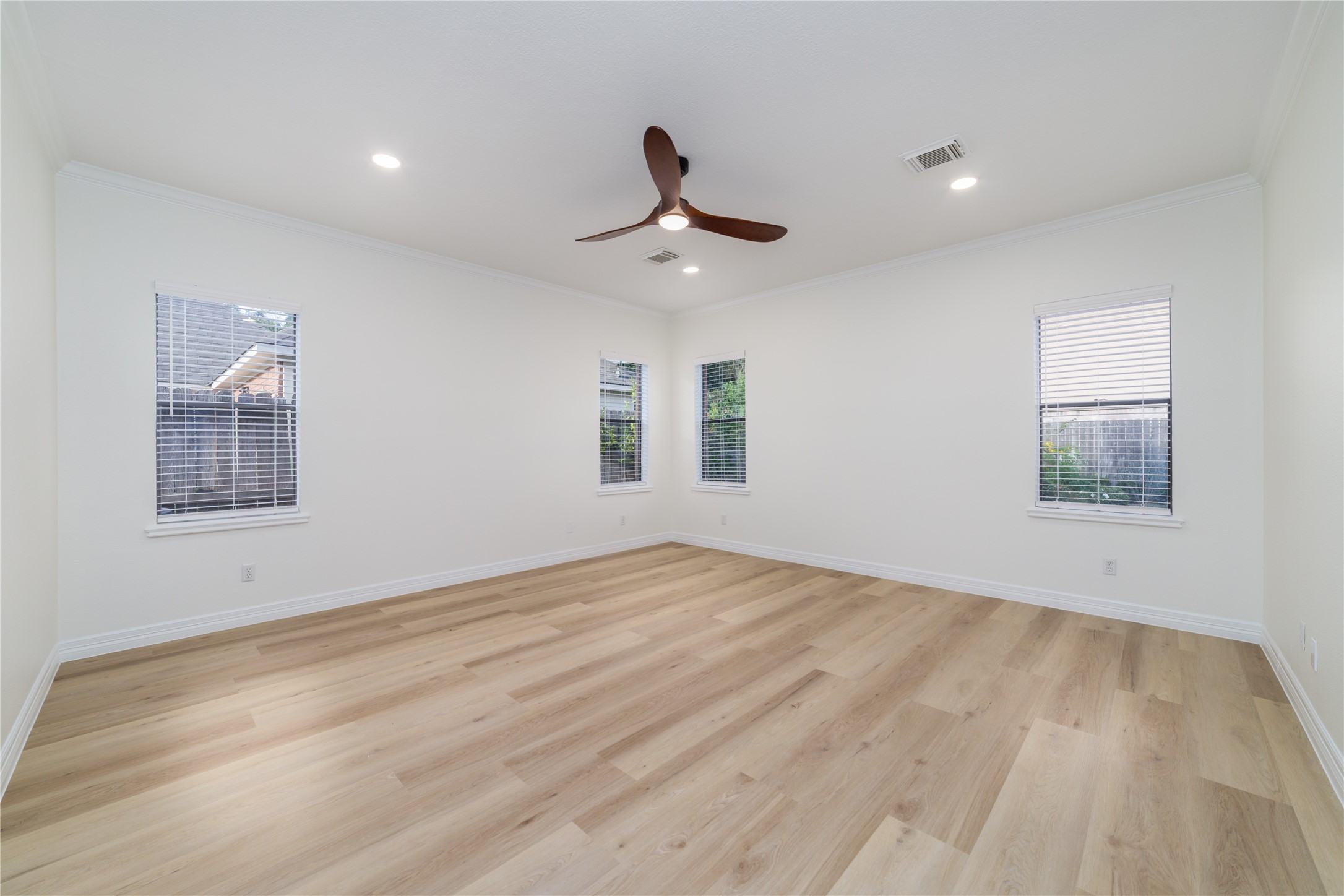 2006 Woodland Drive, Richmond, TX 77406