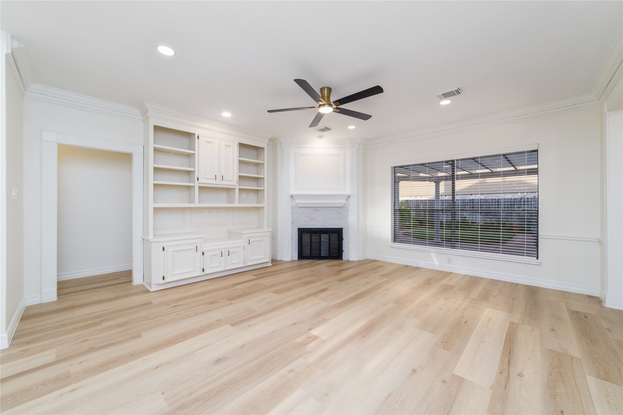 2006 Woodland Drive, Richmond, TX 77406