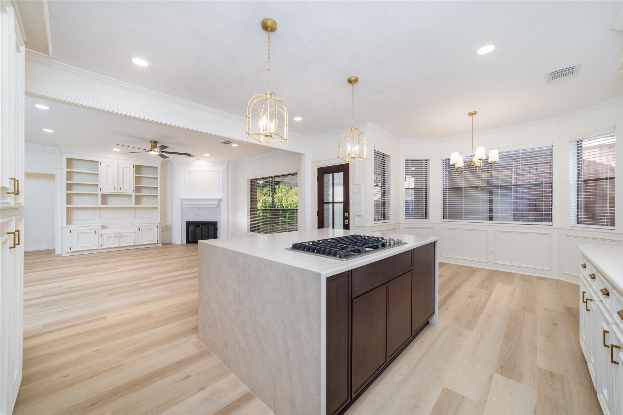 2006 Woodland Drive, Richmond, TX 77406