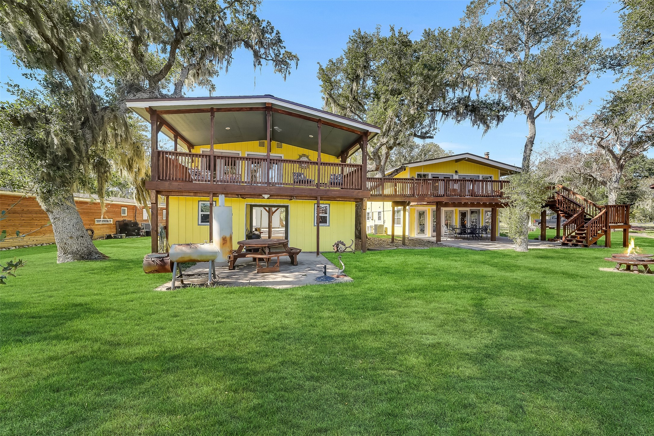 6674 County Road 659, Brazoria, TX 77422 6674 County Road 659, Brazoria, TX 77422