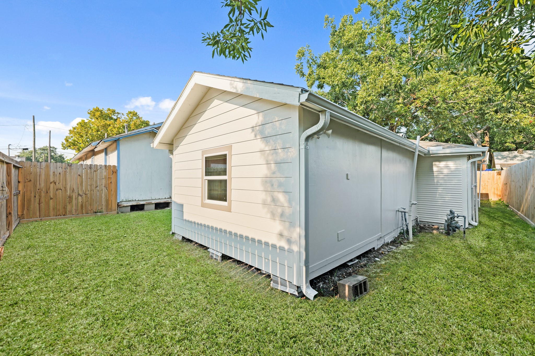 1909 1/2 4th Street, Galena Park, TX 77547