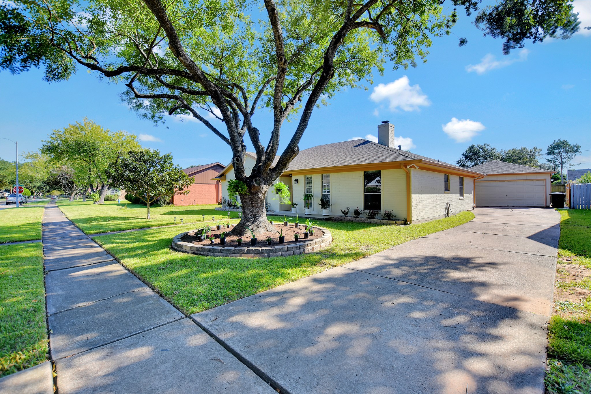 9307 Stroud Drive, Houston, TX 77036 9307 Stroud Drive, Houston, TX 77036
