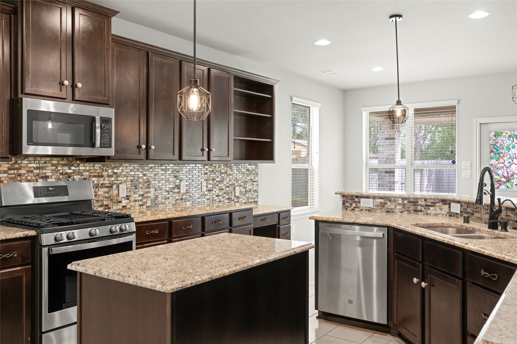 3015 Dawn Light Drive, Rosenberg, TX 77471