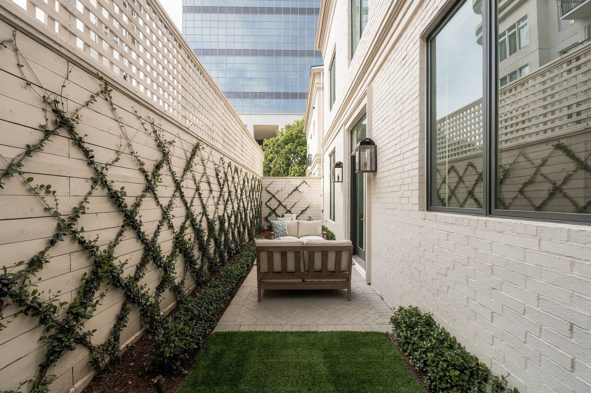 7 Wentworth Gate Path, Houston, TX 77027 7 Wentworth Gate Path, Houston, TX 77027