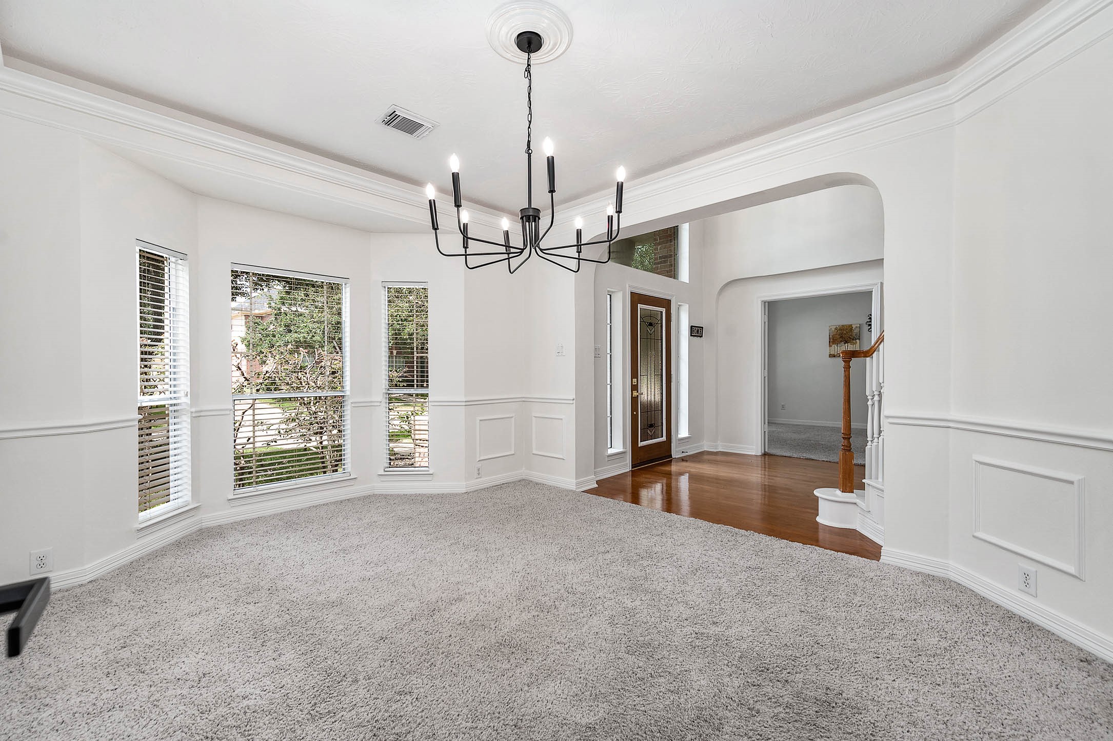 Formal dinning room