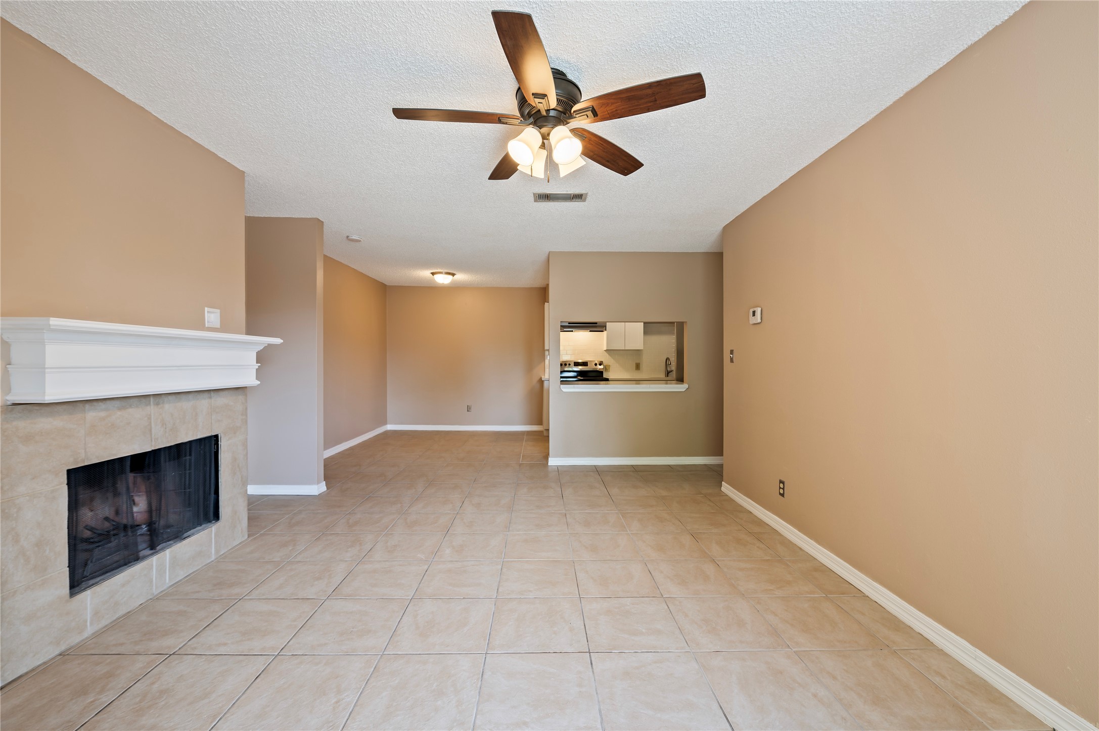 2501 Gulf Freeway, #6A, Dickinson, TX 77539