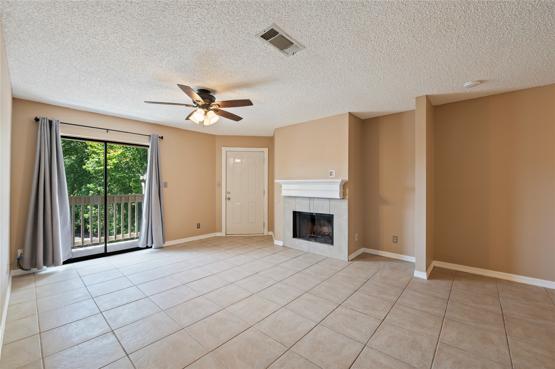 2501 Gulf Freeway, #6A, Dickinson, TX 77539
