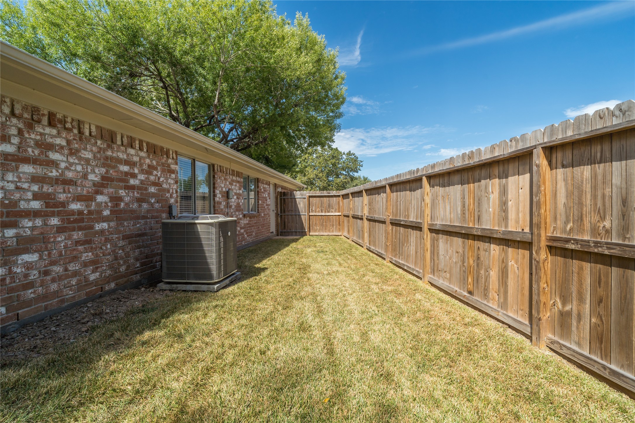 15826 Parksley Drive, Houston, TX 77059