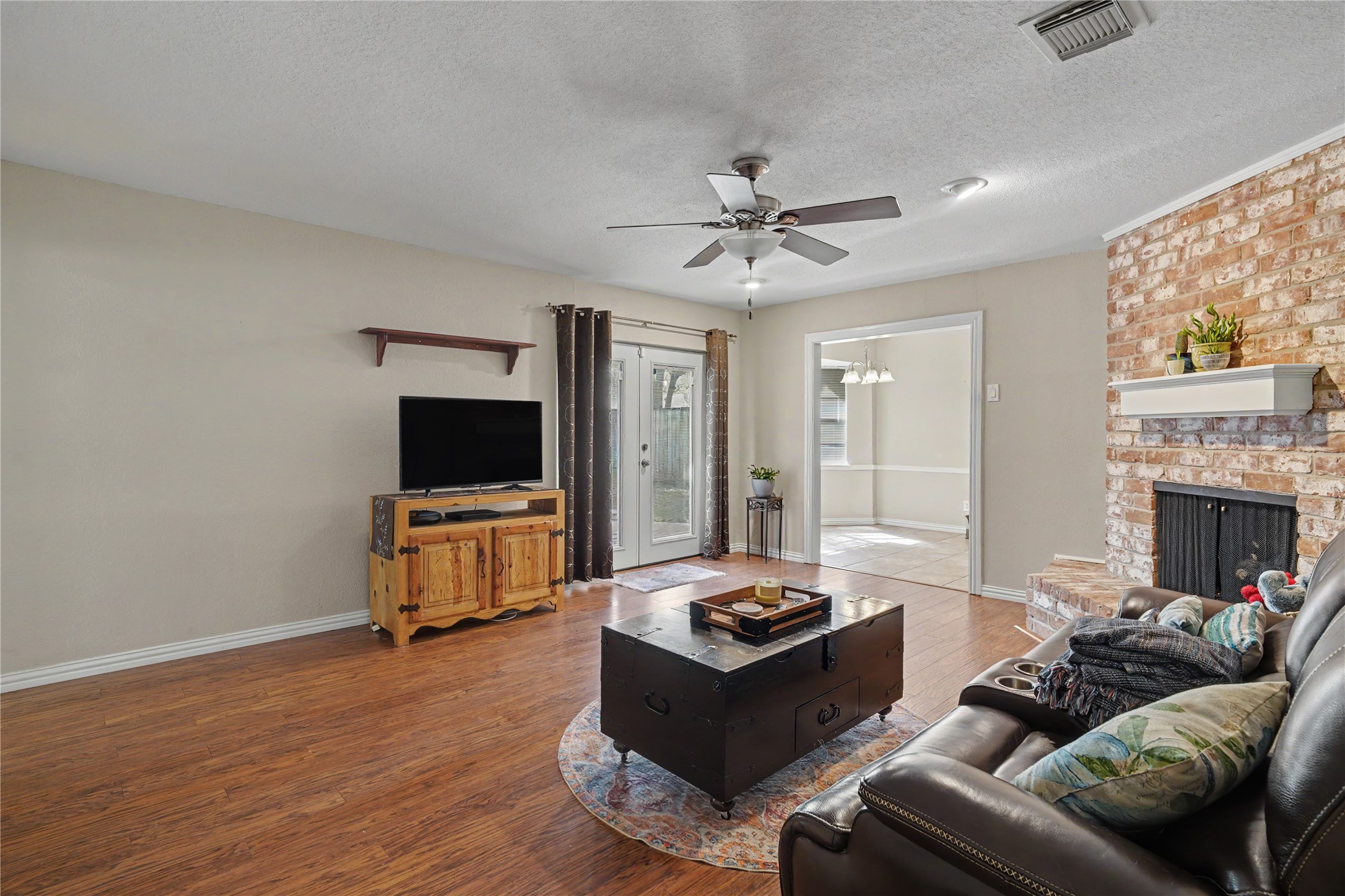 15826 Parksley Drive, Houston, TX 77059 15826 Parksley Drive, Houston, TX 77059