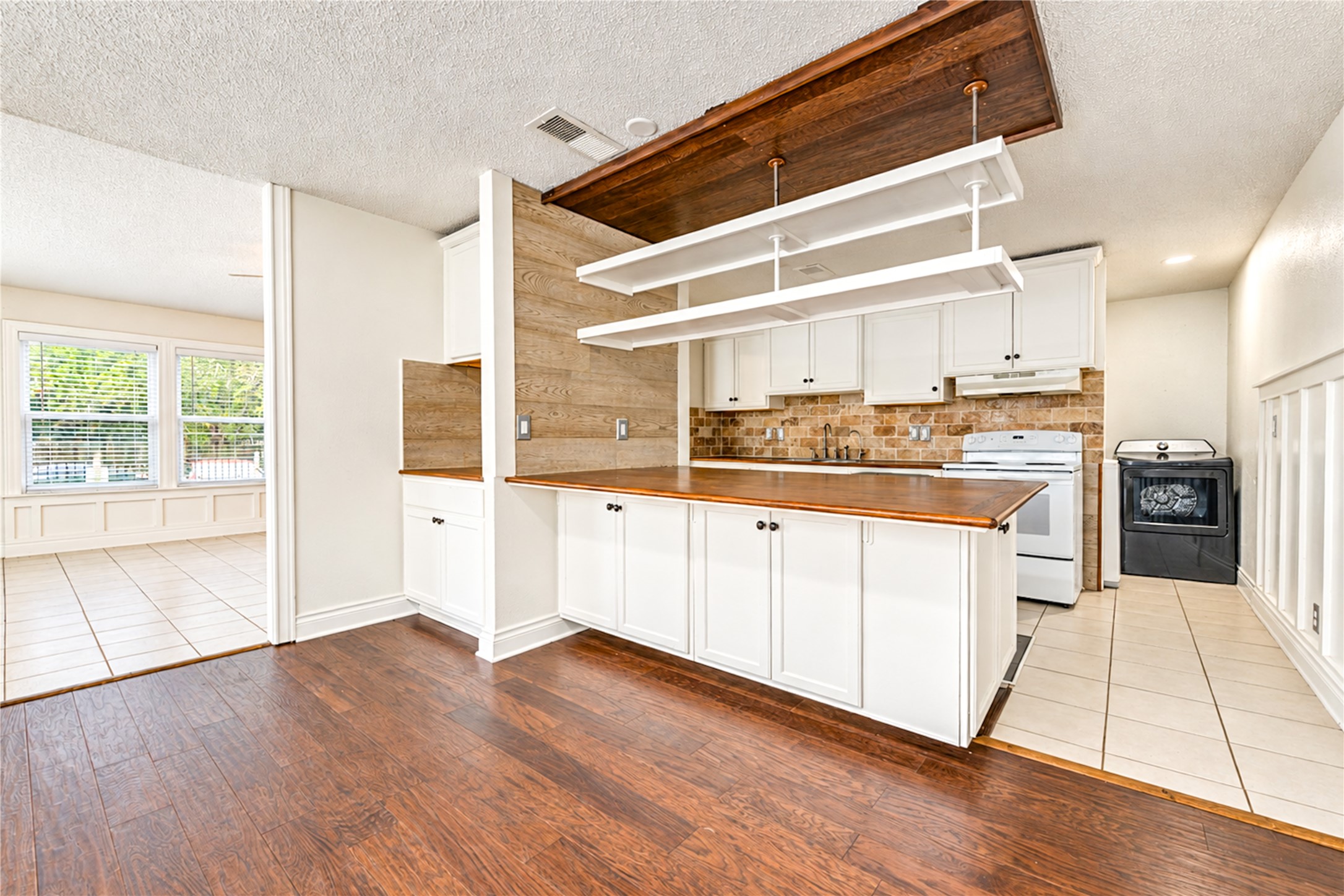 5 Carol Court, #B, Brookshire, TX 77423