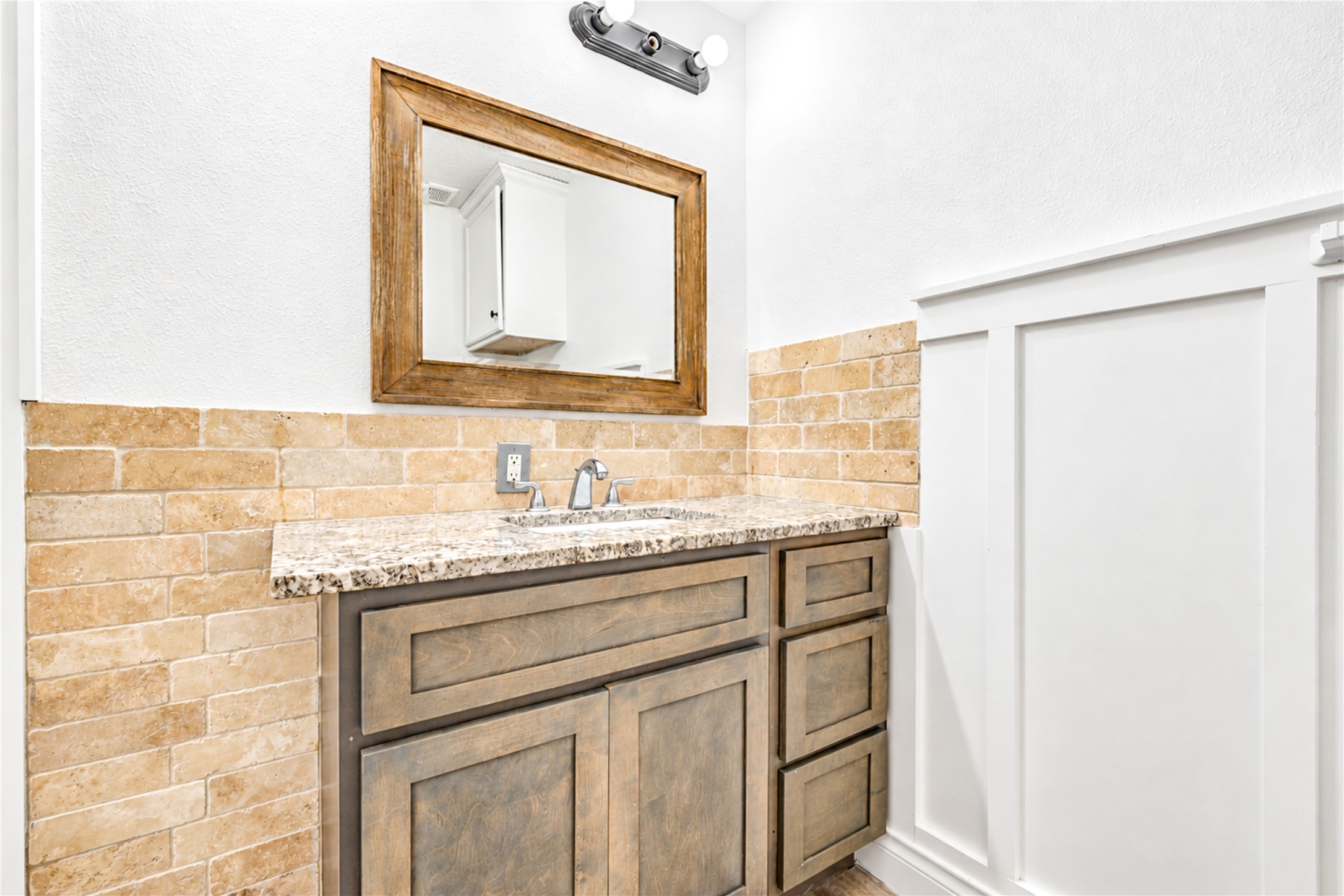 5 Carol Court, #B, Brookshire, TX 77423