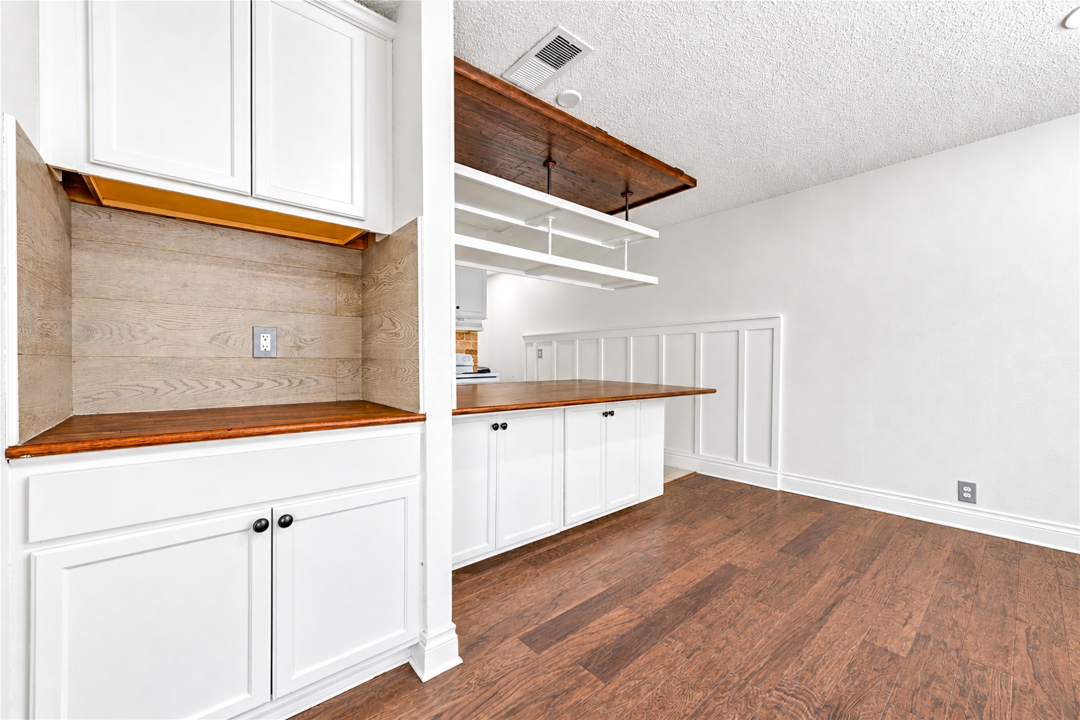 5 Carol Court, #B, Brookshire, TX 77423