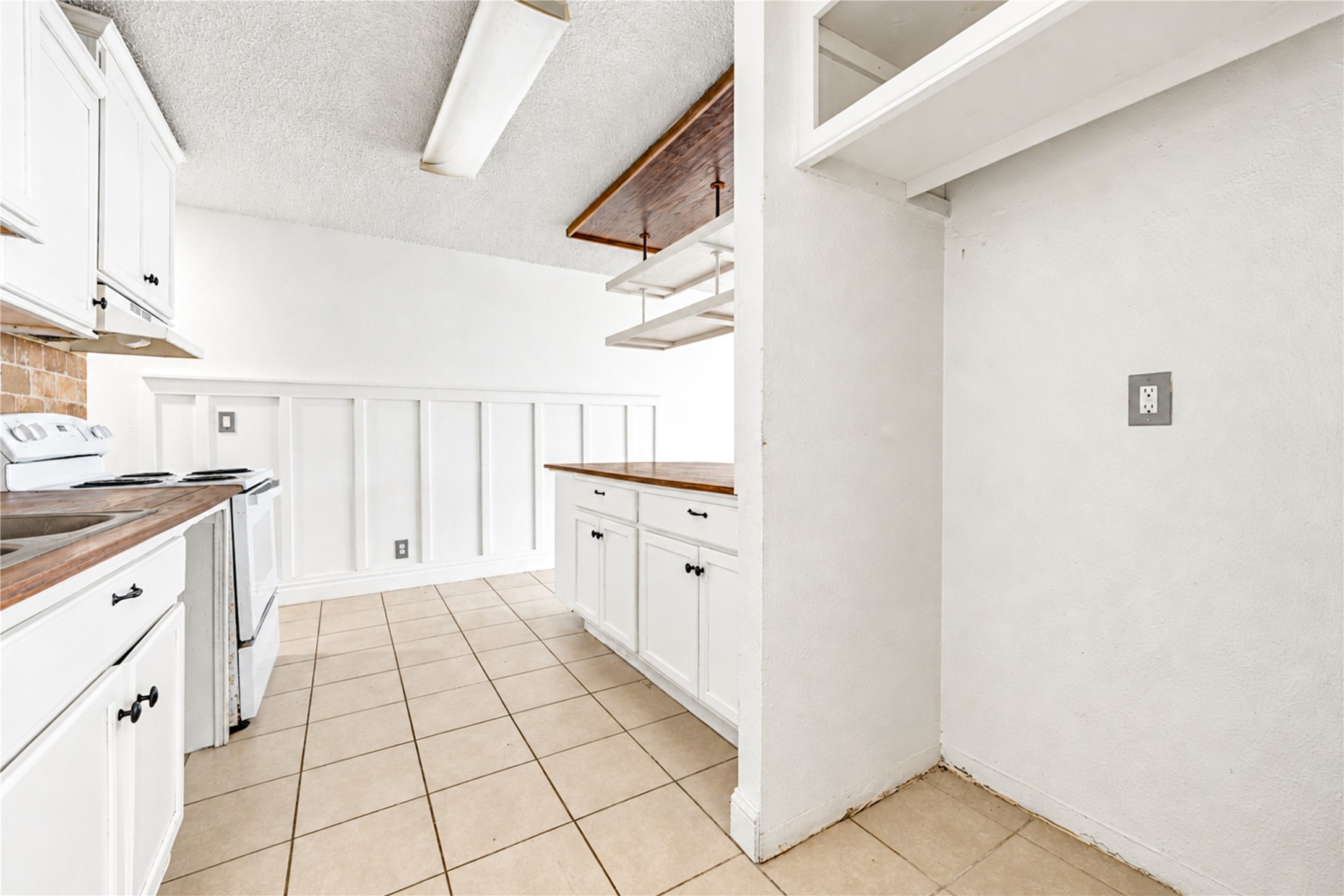 5 Carol Court, #B, Brookshire, TX 77423
