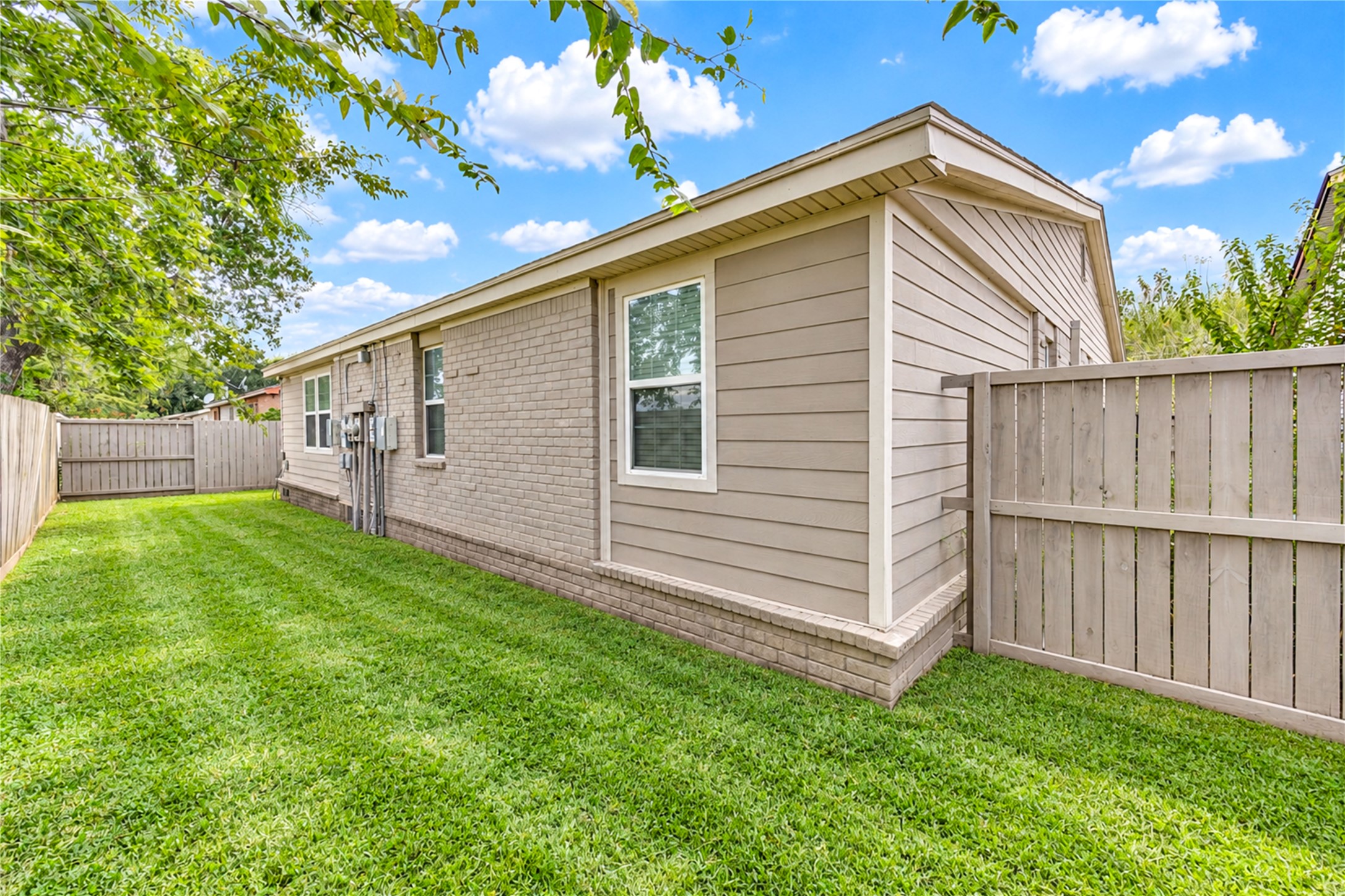 5 Carol Court, #B, Brookshire, TX 77423