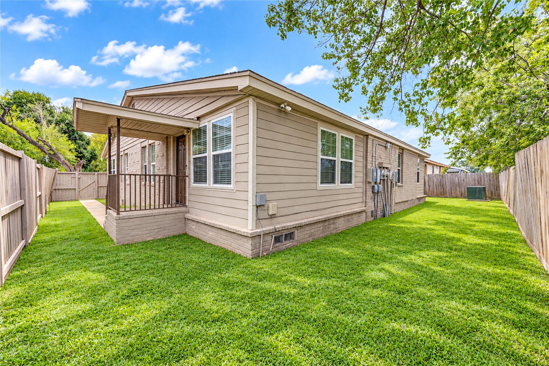 5 Carol Court, #B, Brookshire, TX 77423