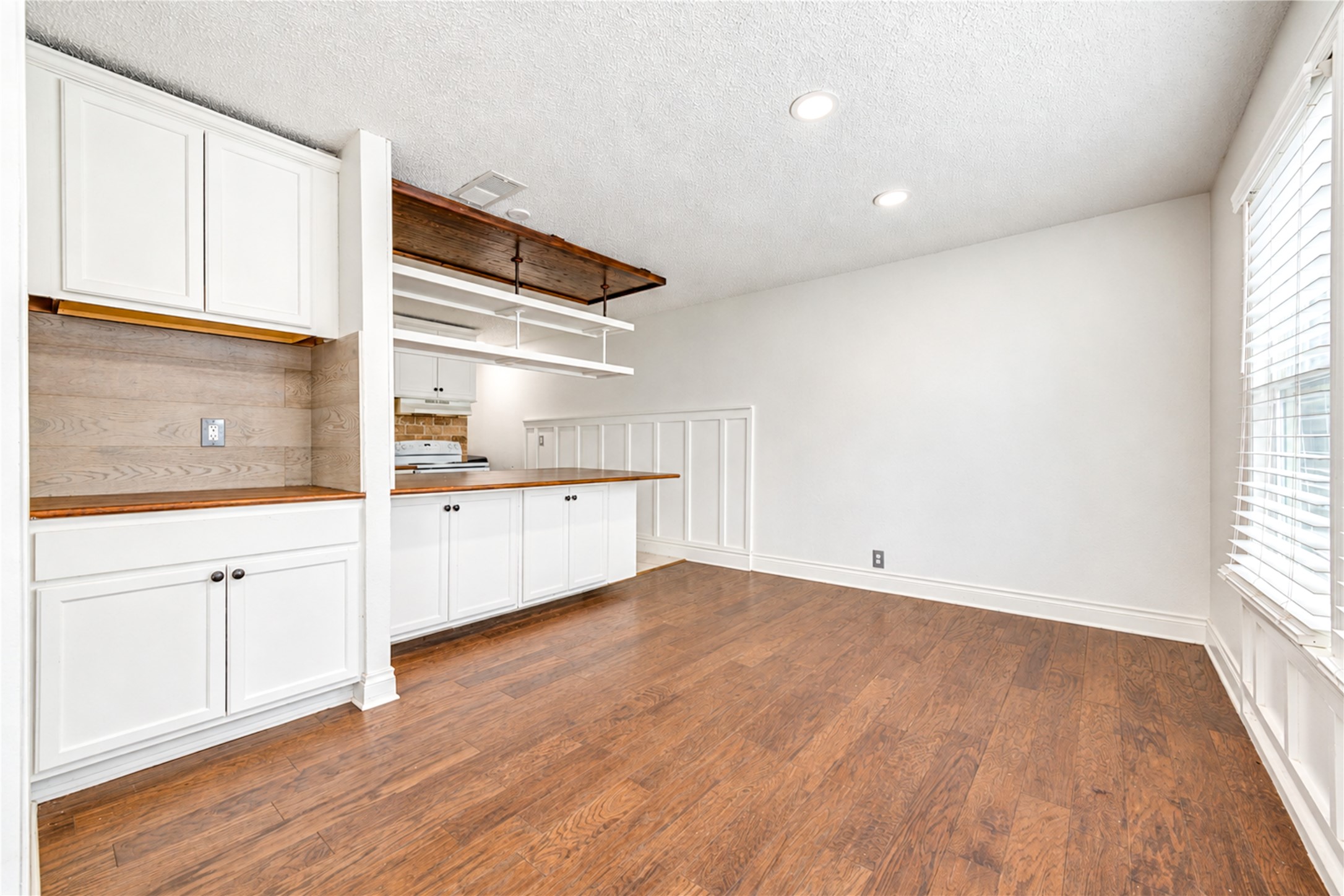 5 Carol Court, #B, Brookshire, TX 77423