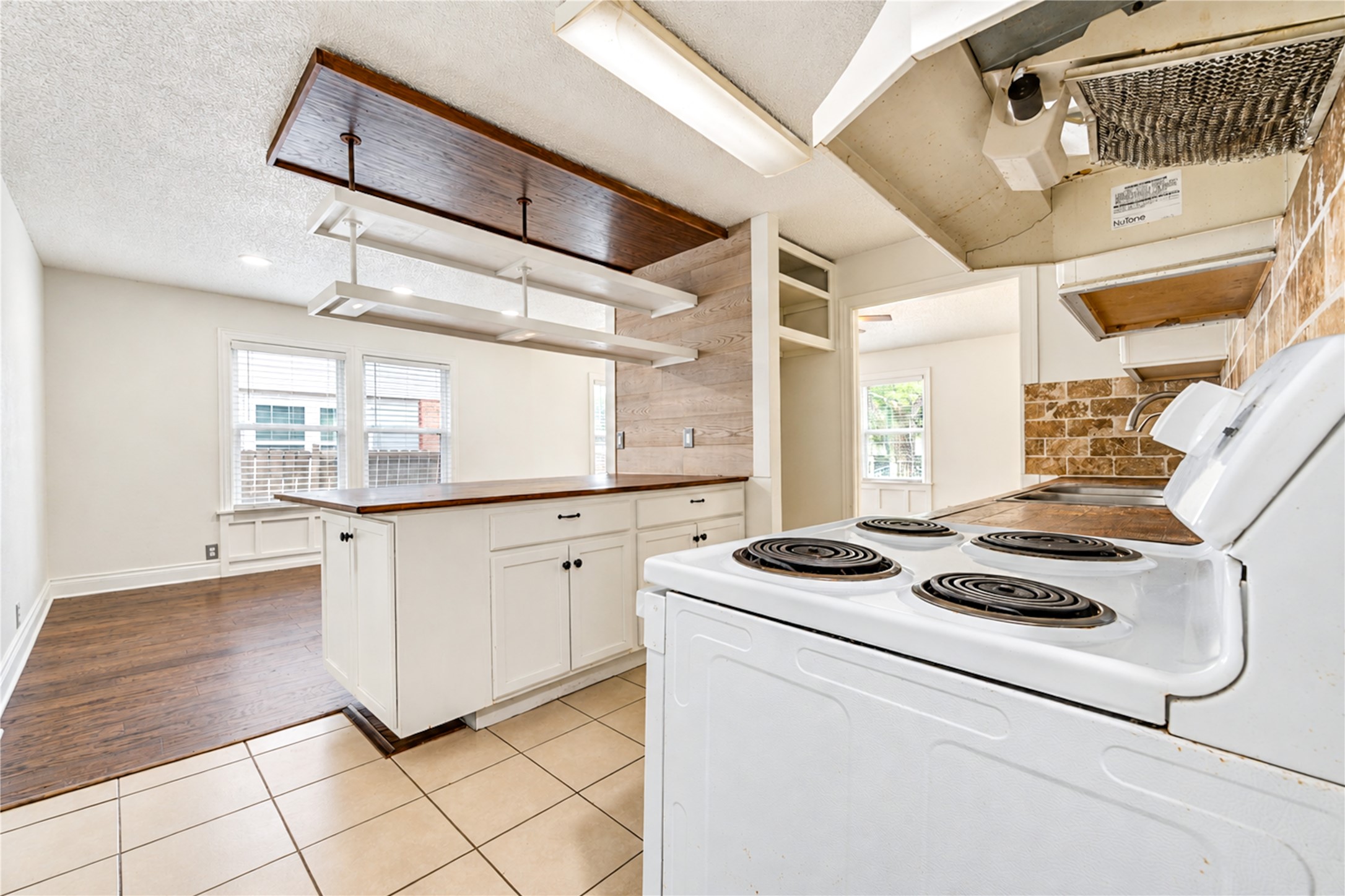 5 Carol Court, #B, Brookshire, TX 77423