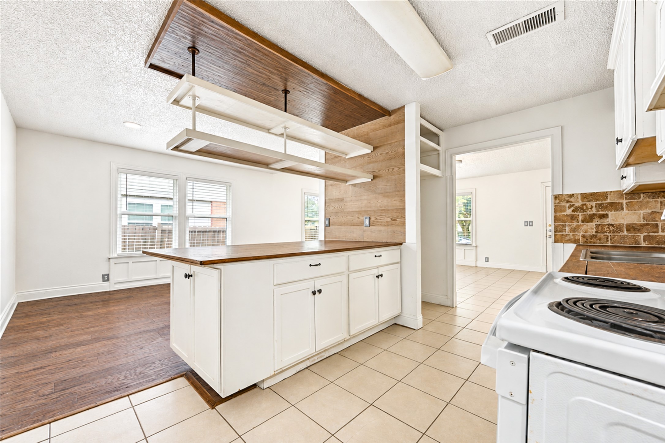 5 Carol Court, #B, Brookshire, TX 77423
