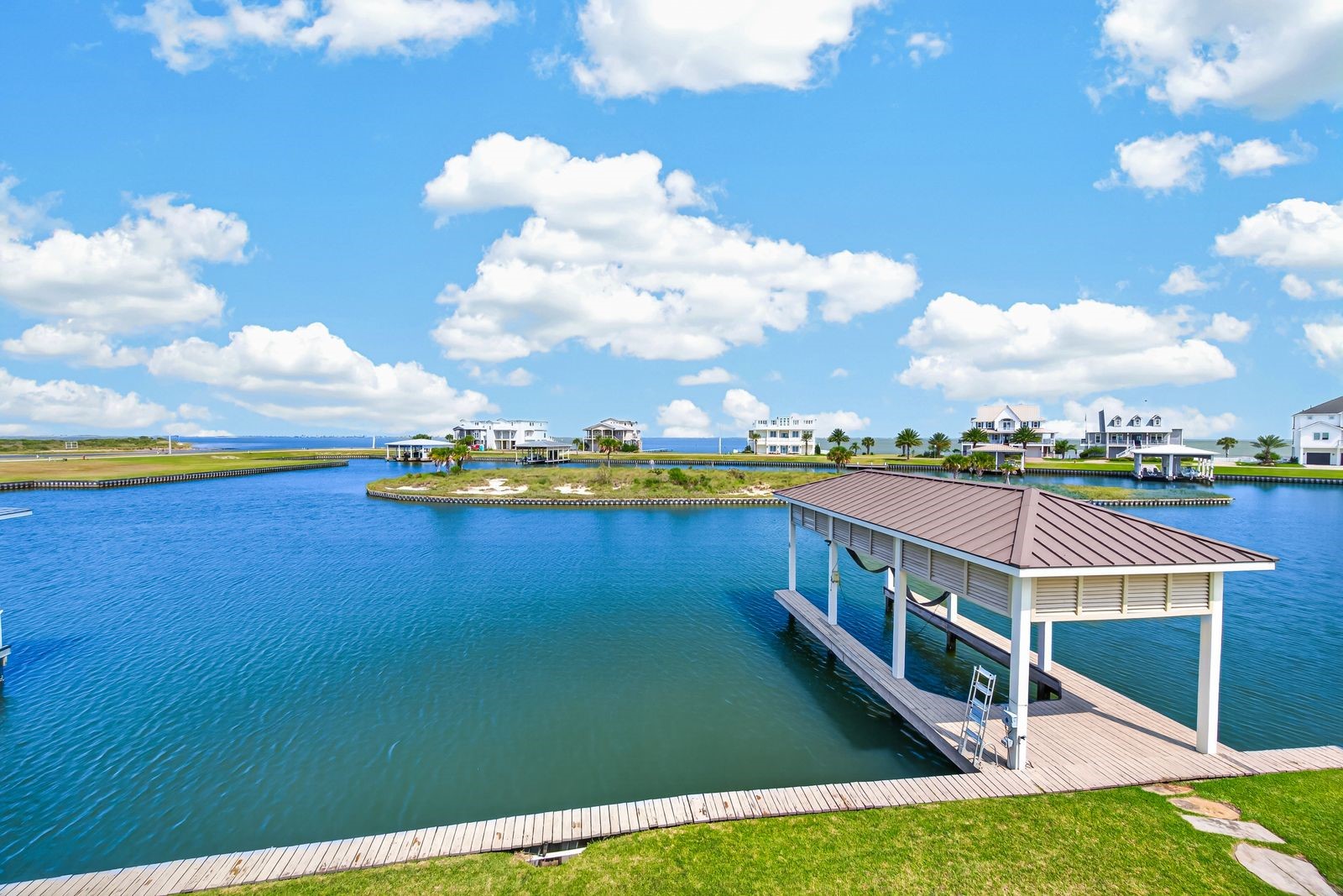 Step out your door to a large boat dock, perfect for launching early morning fishing trips to West Bay.