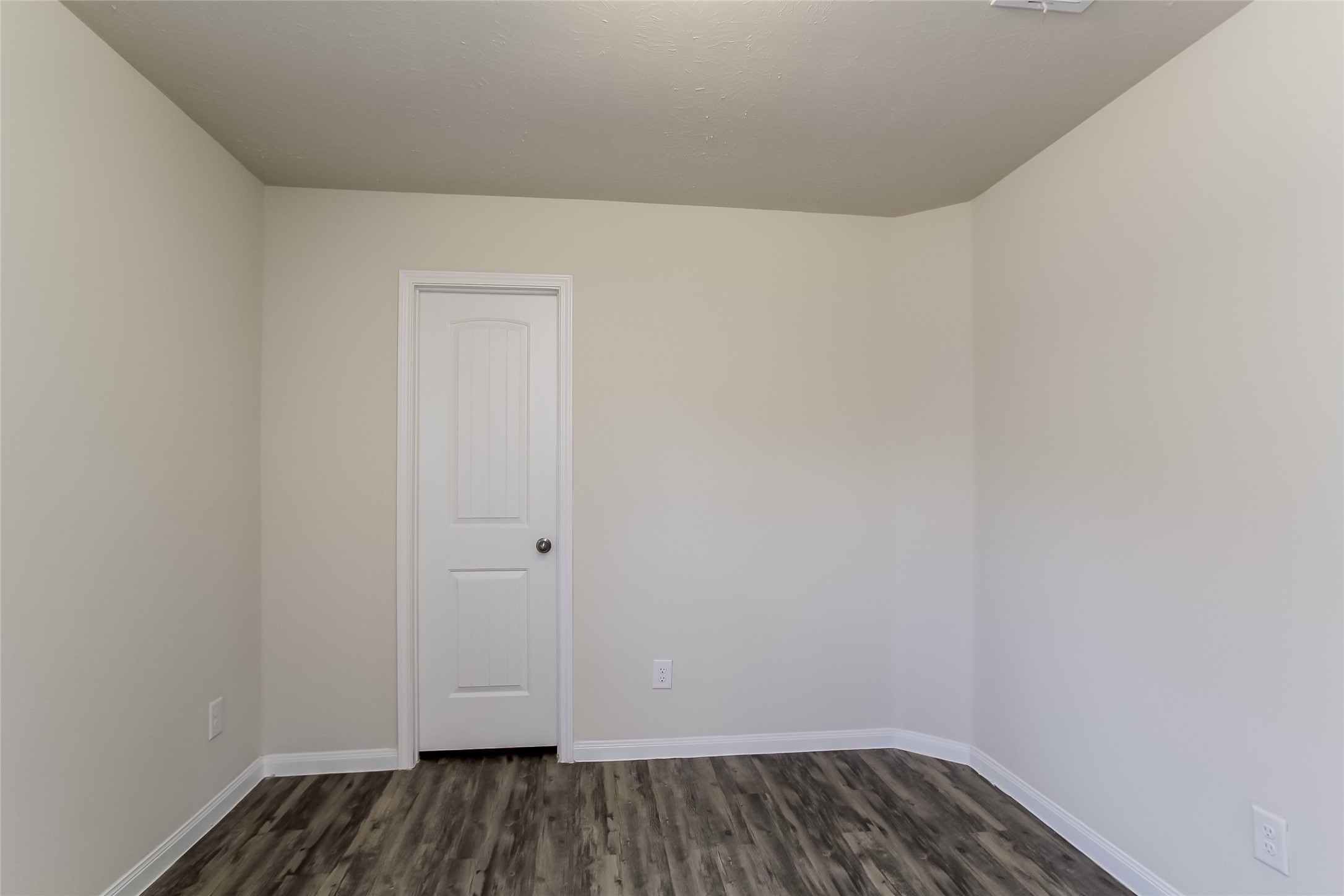 Photos may be representative of the floor plan and not the exact home. Finishes, layout, and features of the actual property for lease may vary.