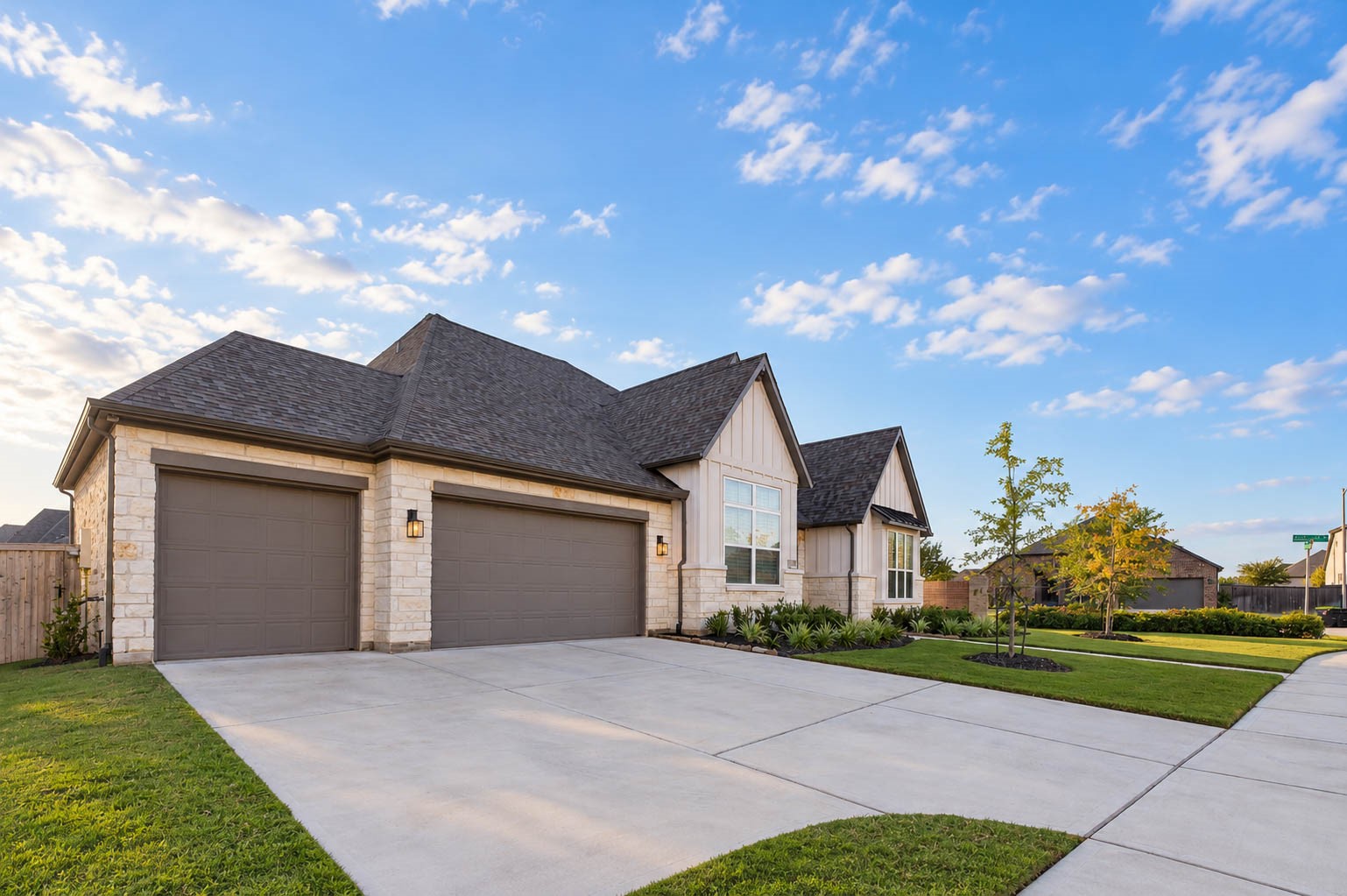 3 full car garage. The one on the left side has double garage door opener for your convenience. 3 full car garage. The one on the left side has double garage door opener for your convenience.