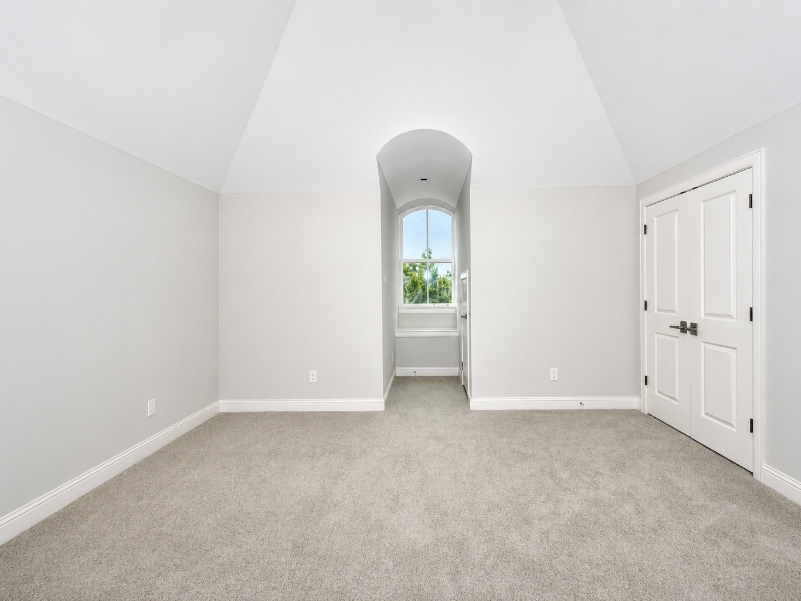 215 Willow Street, Shenandoah, TX 77384